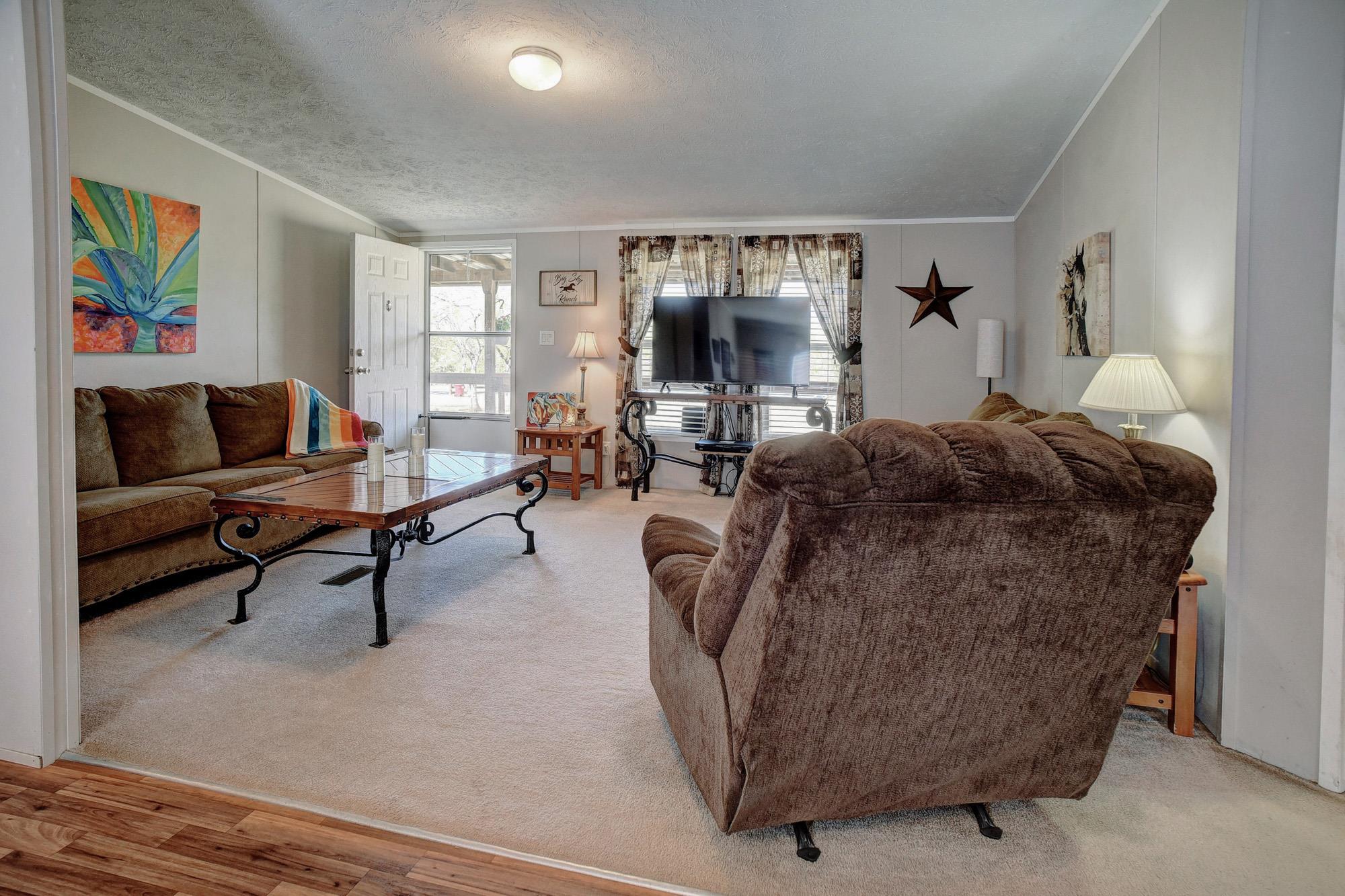 4495 Taylorsville Rd, Red Rock, TX 78662