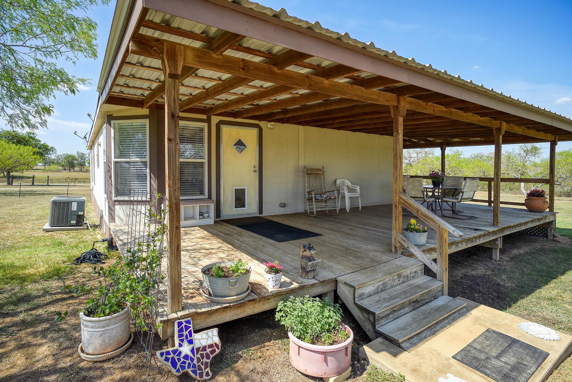 4495 Taylorsville Rd, Red Rock, TX 78662