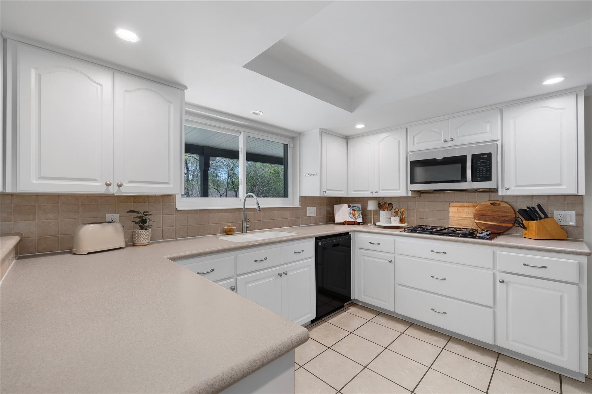 2403 Comburg Castle Way, Austin, TX 78748