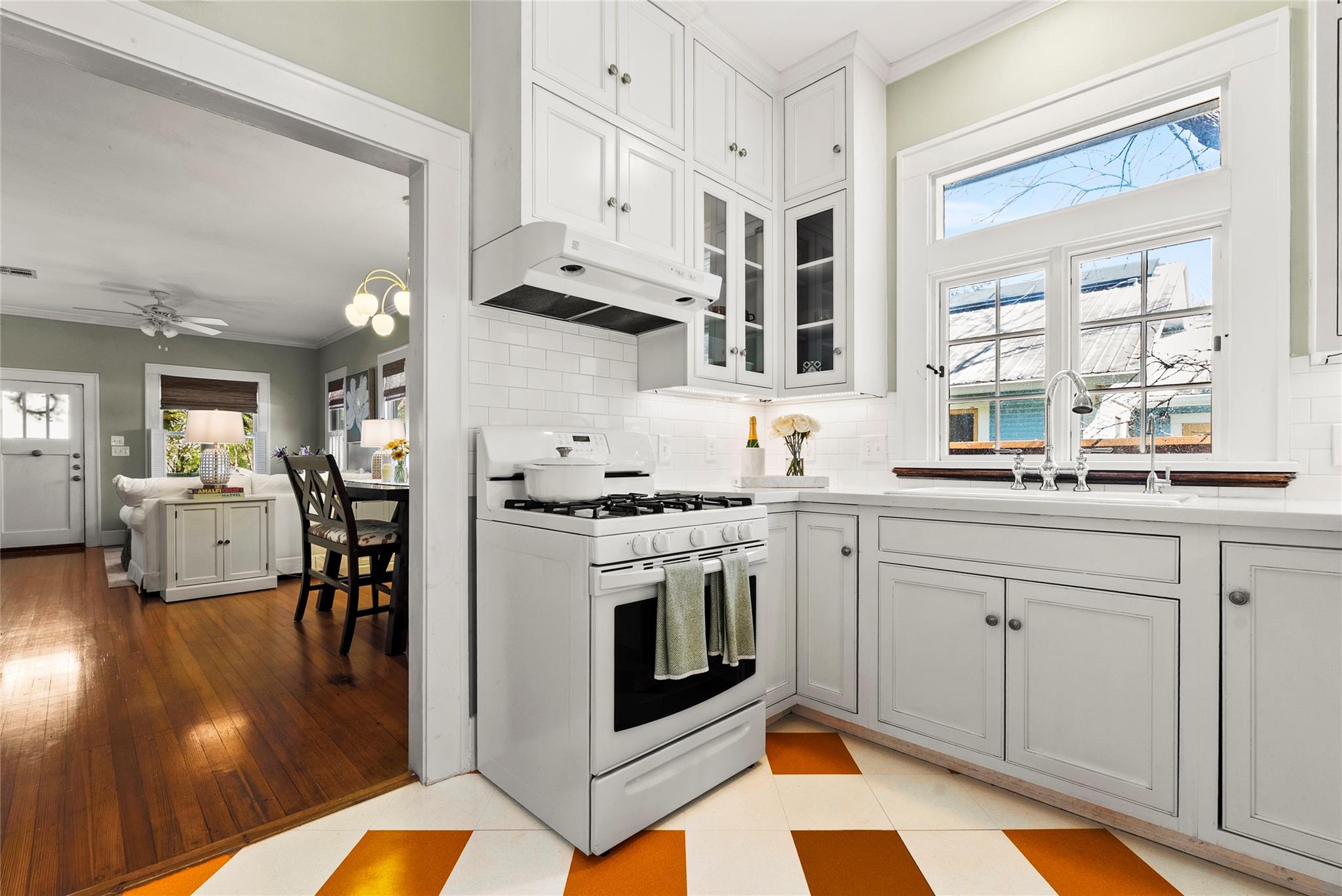 1809 Nickerson St, Austin, TX 78704