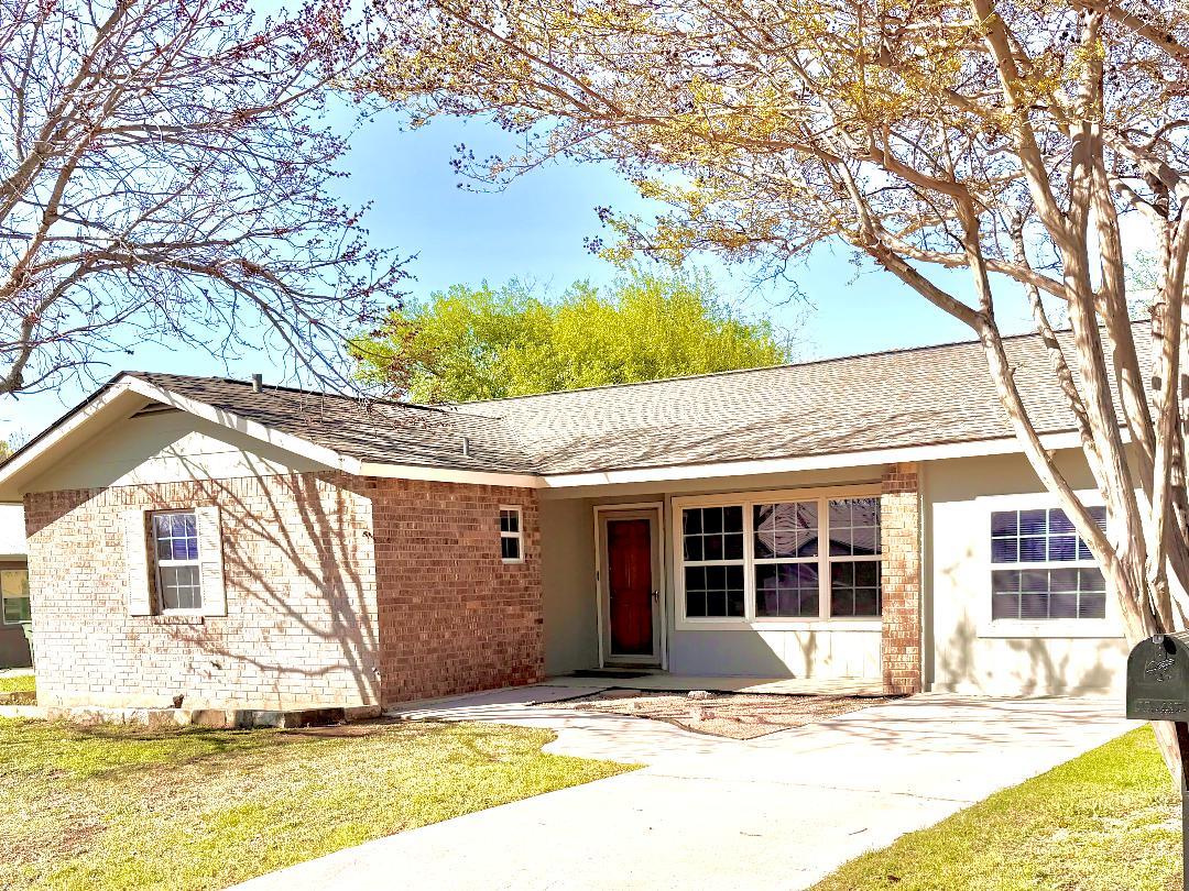 606 Mildred St, Burnet, TX 78611