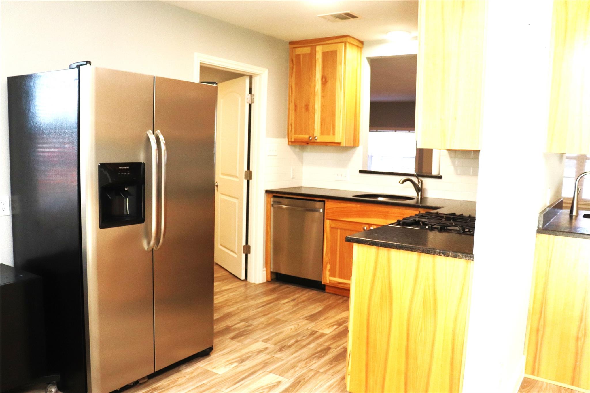 606 Mildred St, Burnet, TX 78611