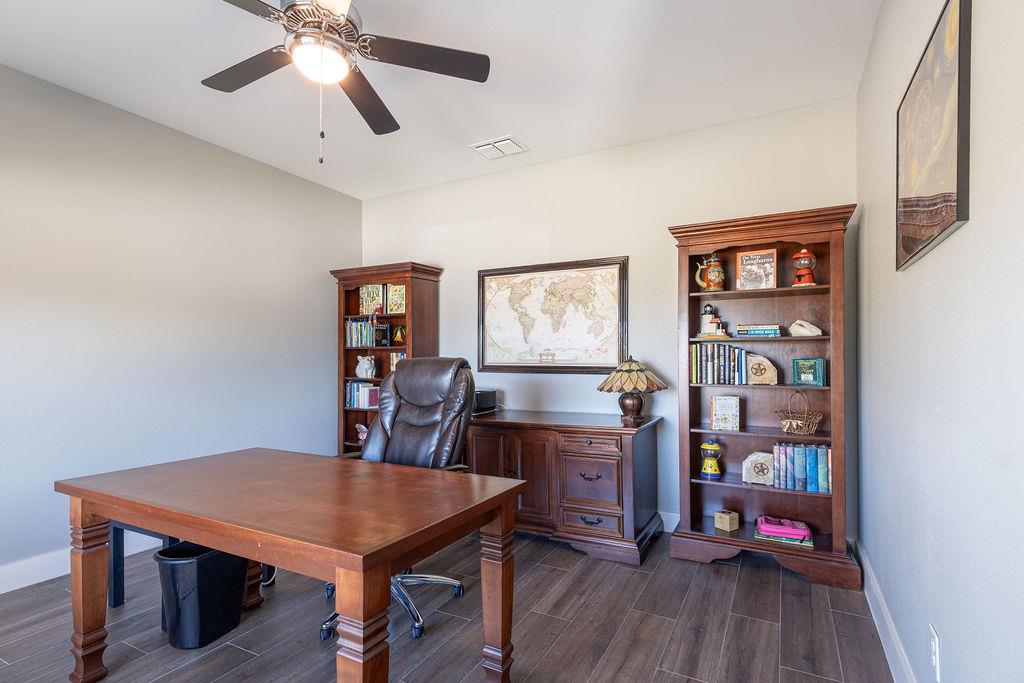 1051 Trailhead Cir, Dripping Springs, TX 78620