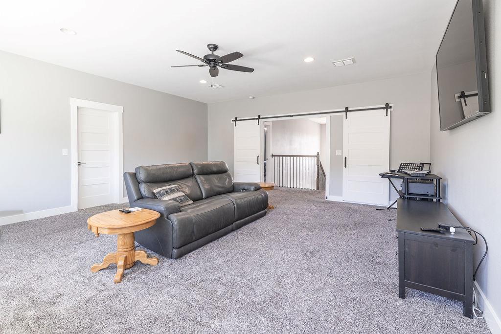 1051 Trailhead Cir, Dripping Springs, TX 78620