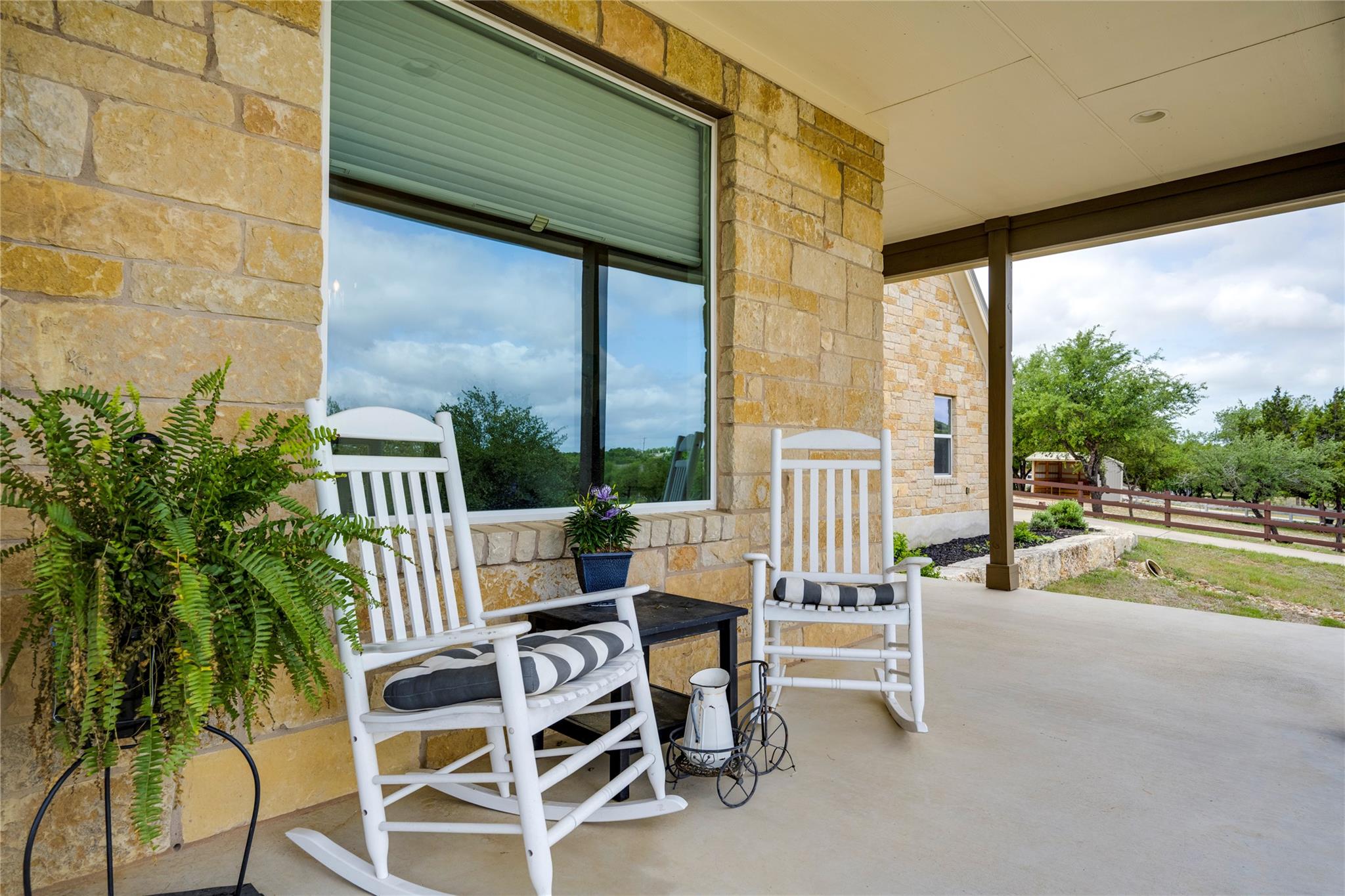1051 Trailhead Cir, Dripping Springs, TX 78620