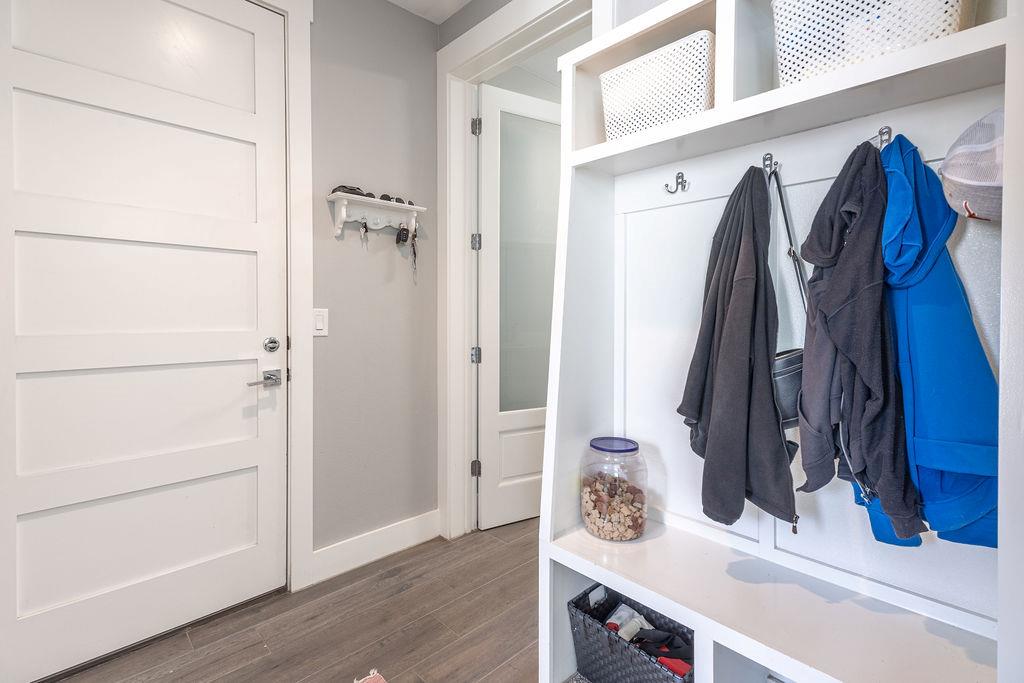 1051 Trailhead Cir, Dripping Springs, TX 78620