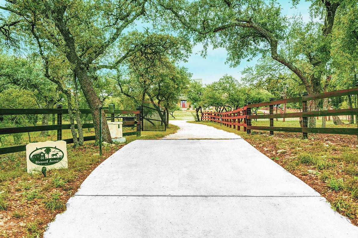 1051 Trailhead Cir, Dripping Springs, TX 78620