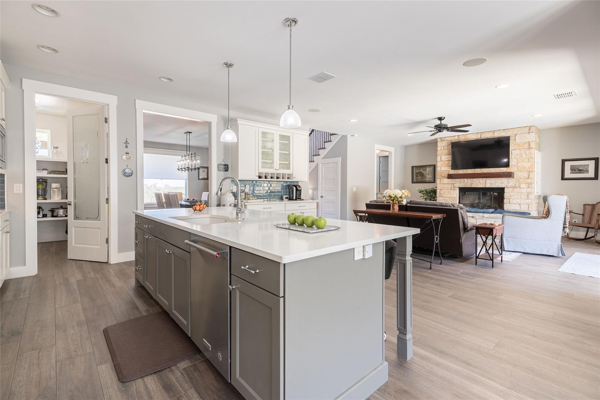 1051 Trailhead Cir, Dripping Springs, TX 78620