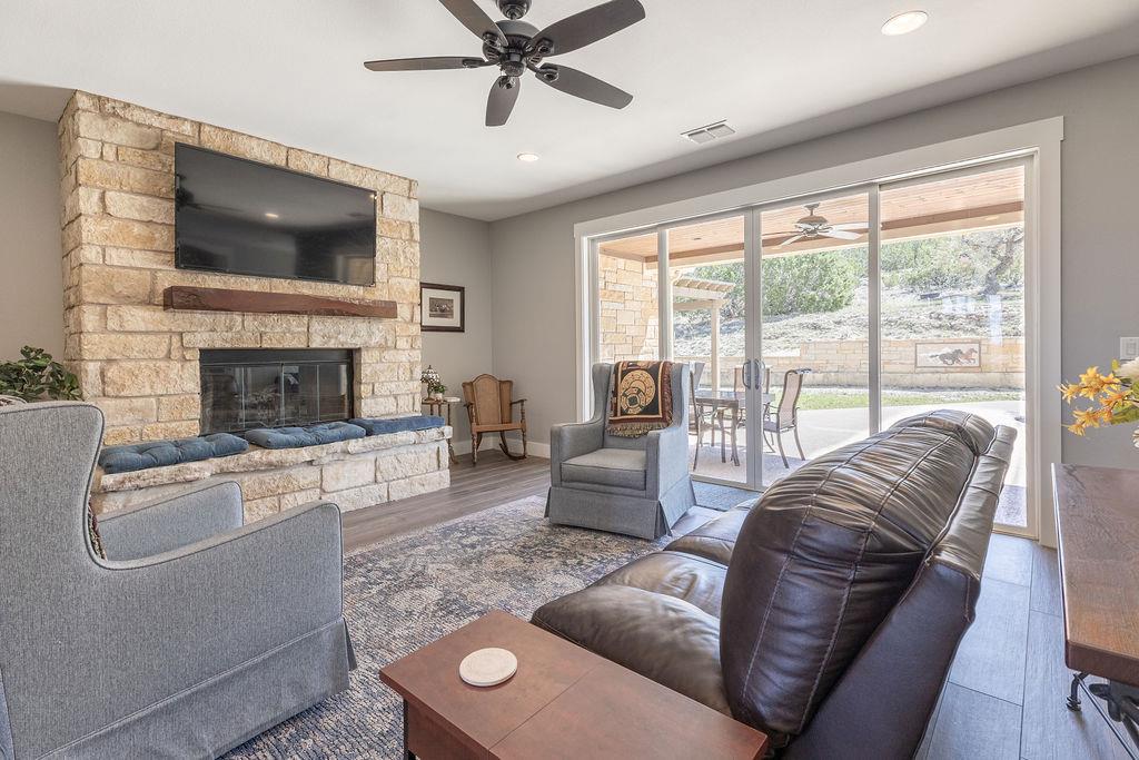 1051 Trailhead Cir, Dripping Springs, TX 78620