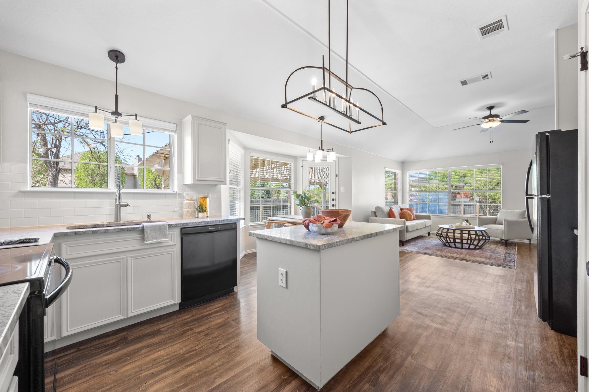 9006 Brimstone Ln, Austin, TX 78717