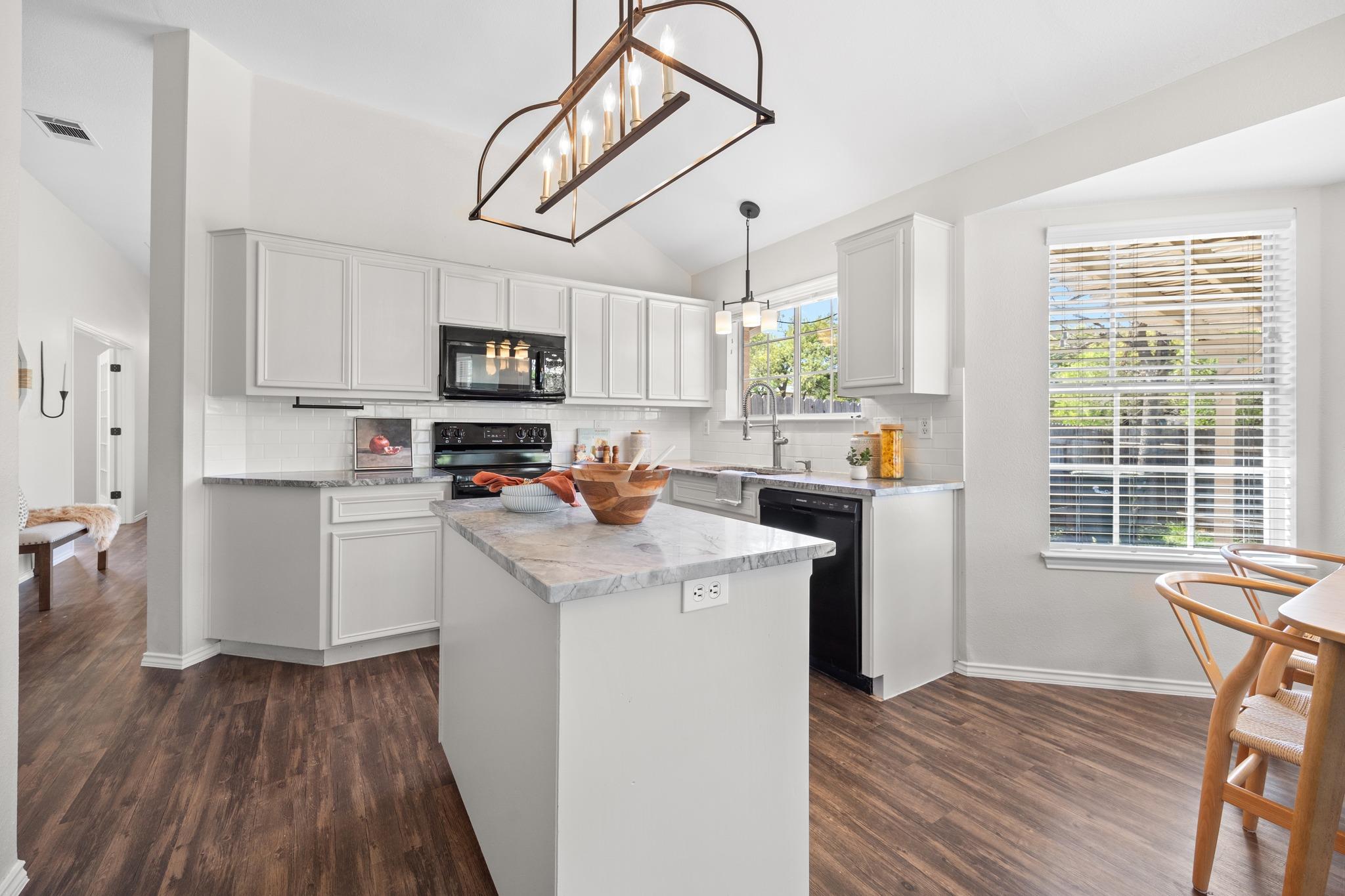 9006 Brimstone Ln, Austin, TX 78717