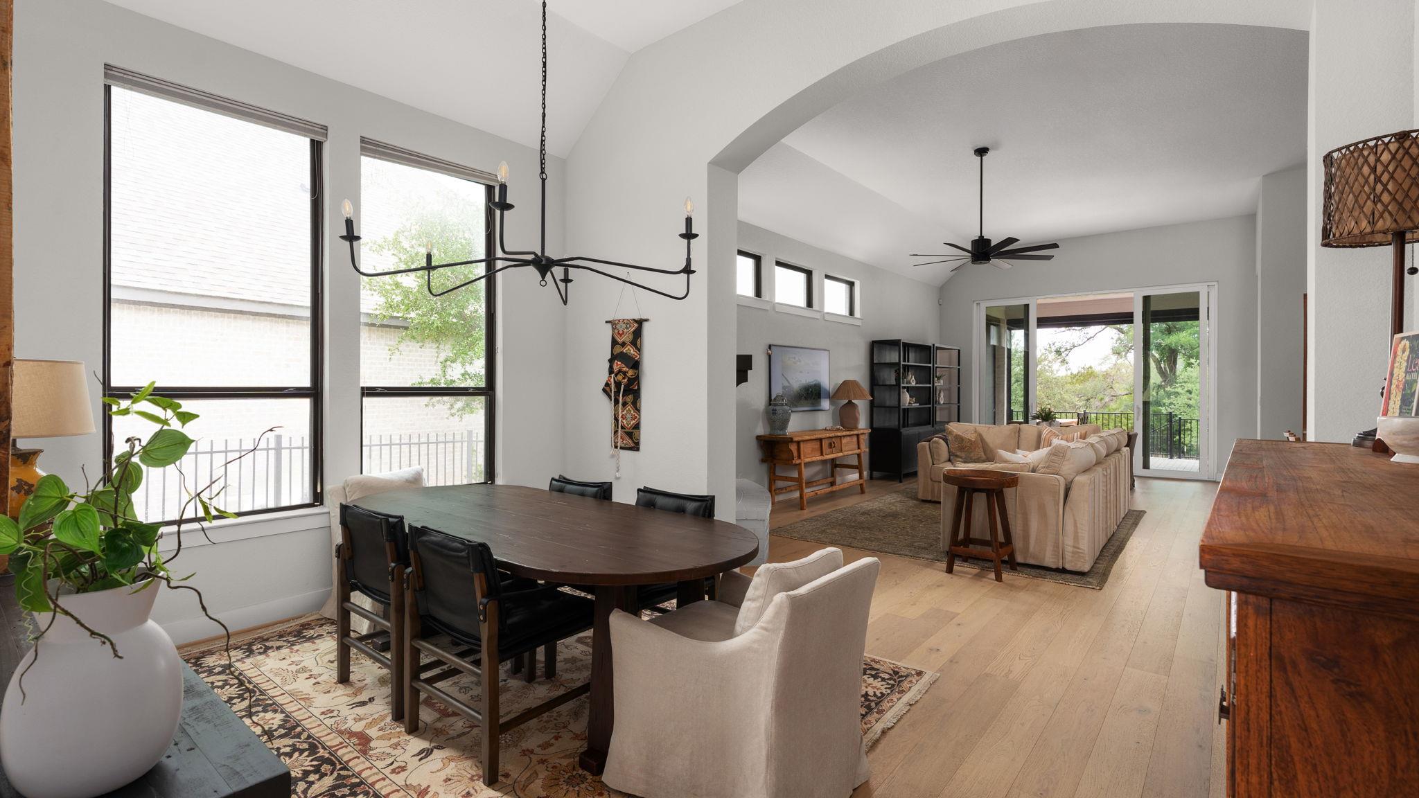 645 Two Creeks Ln, Austin, TX 78737