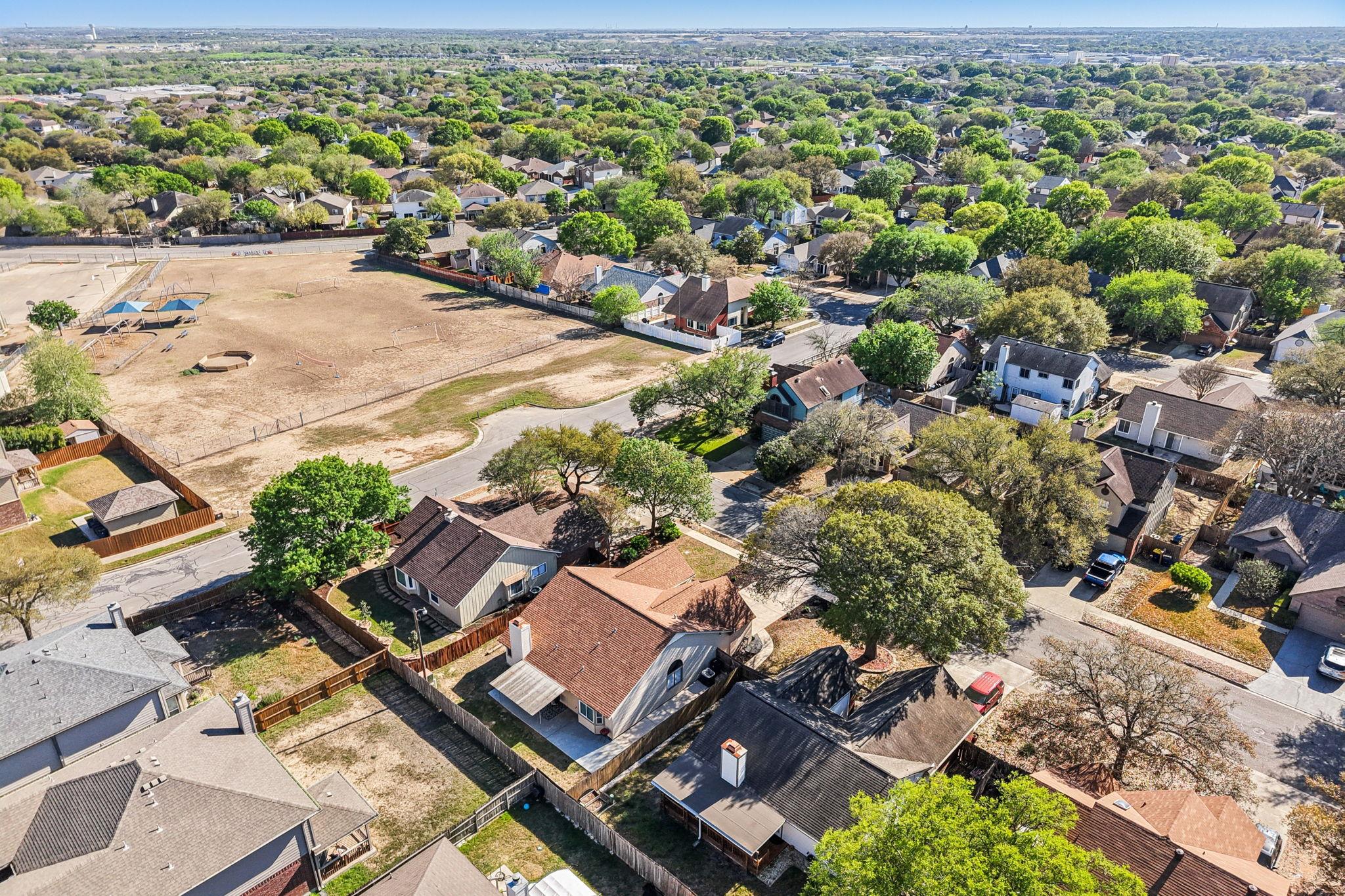 305 Hornbean Ln, Cibolo, TX 78108