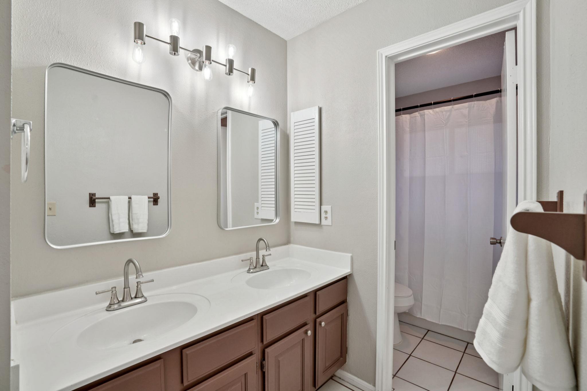 305 Hornbean Ln, Cibolo, TX 78108