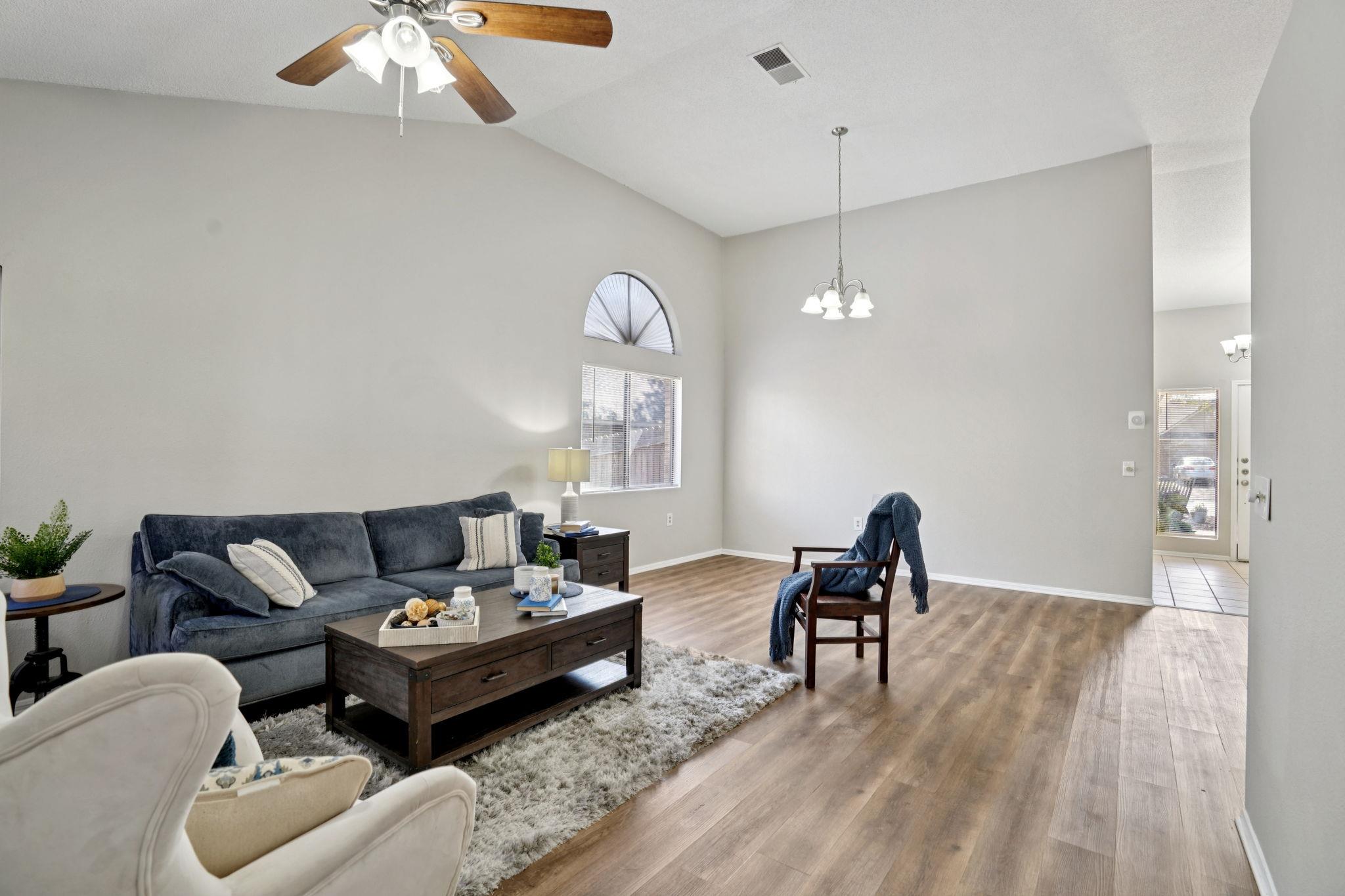 305 Hornbean Ln, Cibolo, TX 78108