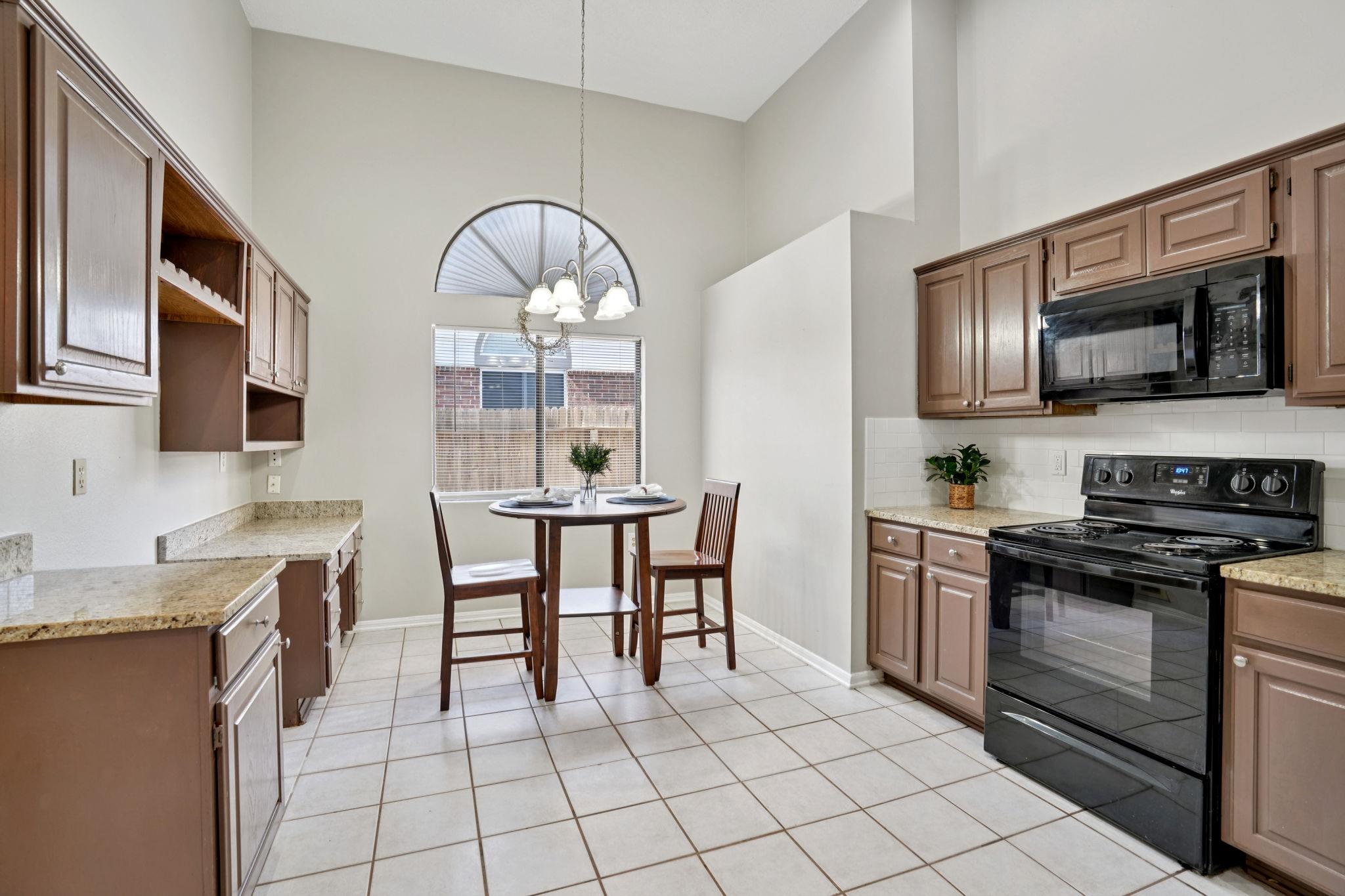 305 Hornbean Ln, Cibolo, TX 78108