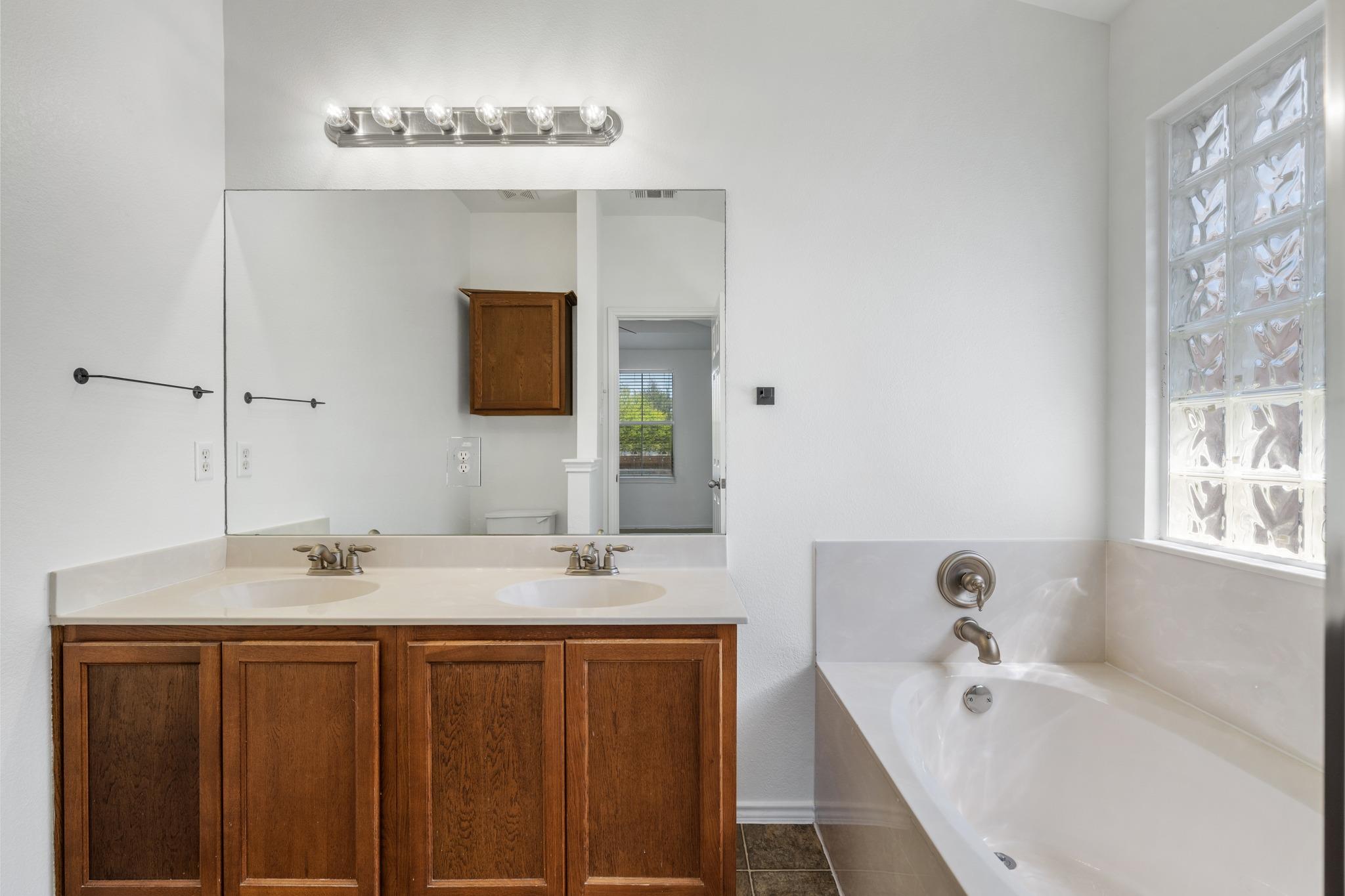 1616 Kemah Dr # 116, Austin, TX 78748