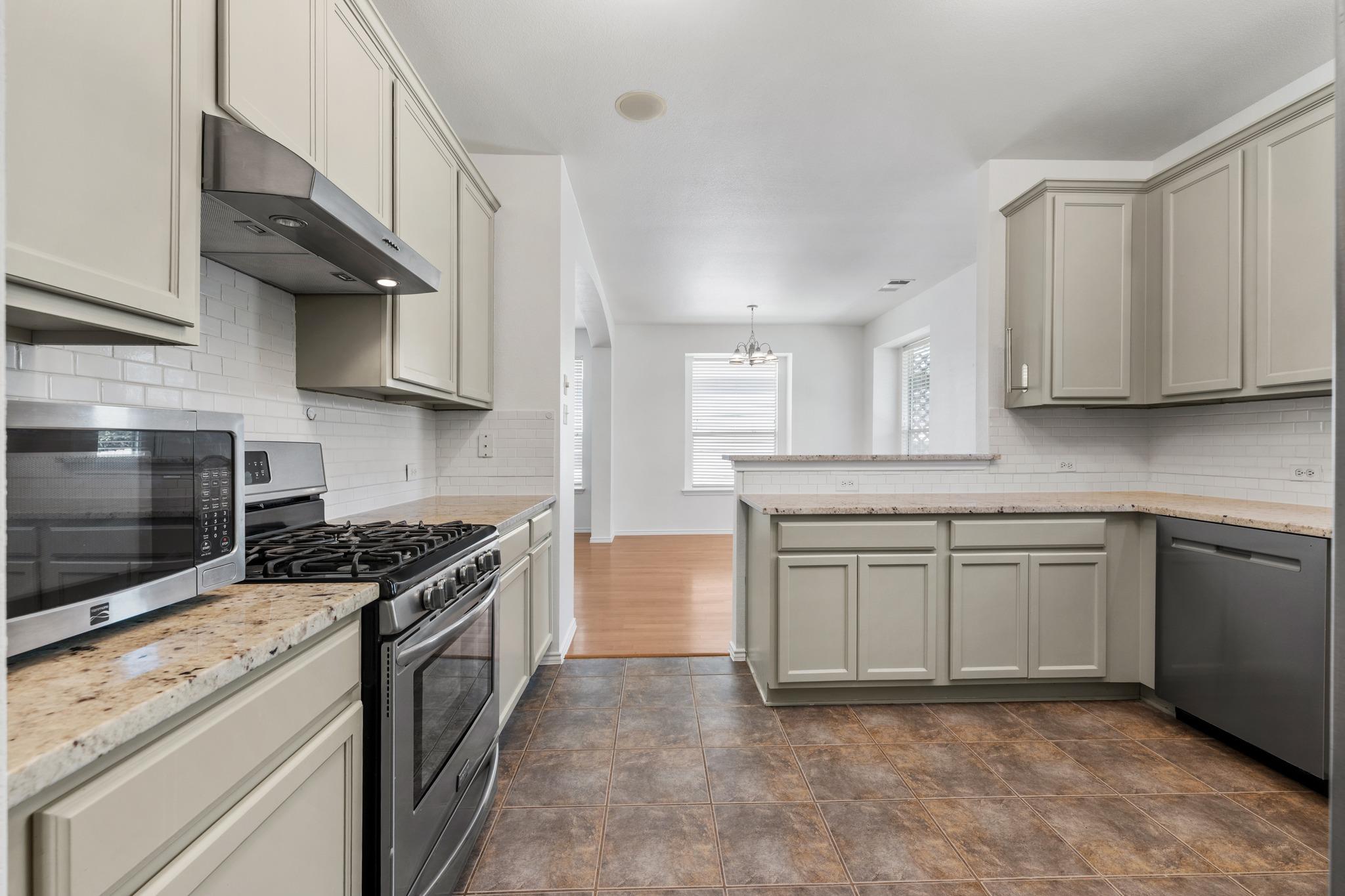 1616 Kemah Dr # 116, Austin, TX 78748