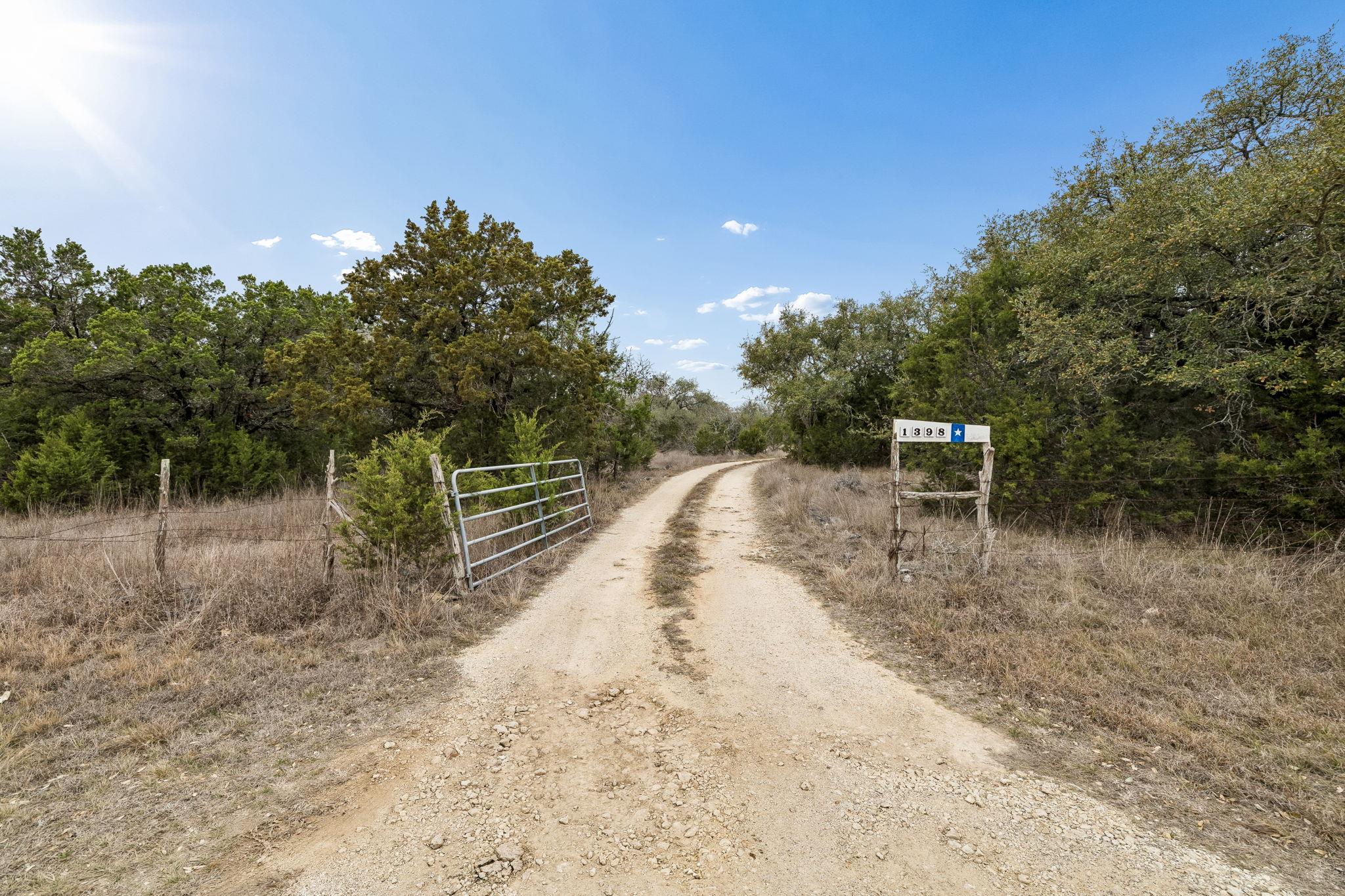 1398 Lazy Forest Frst, New Braunfels, TX 78132