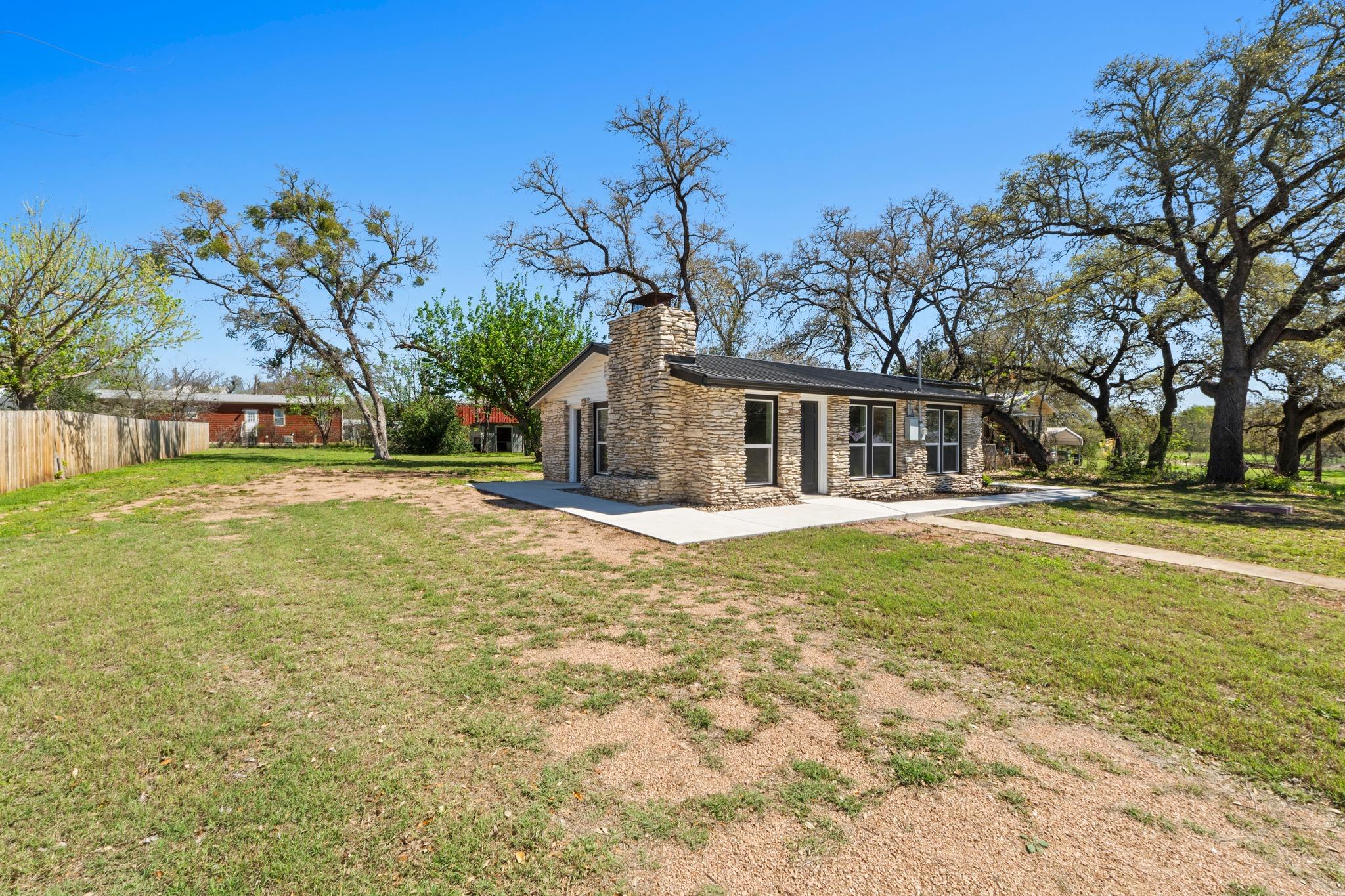 201 County Road 279, Liberty Hill, TX 78642
