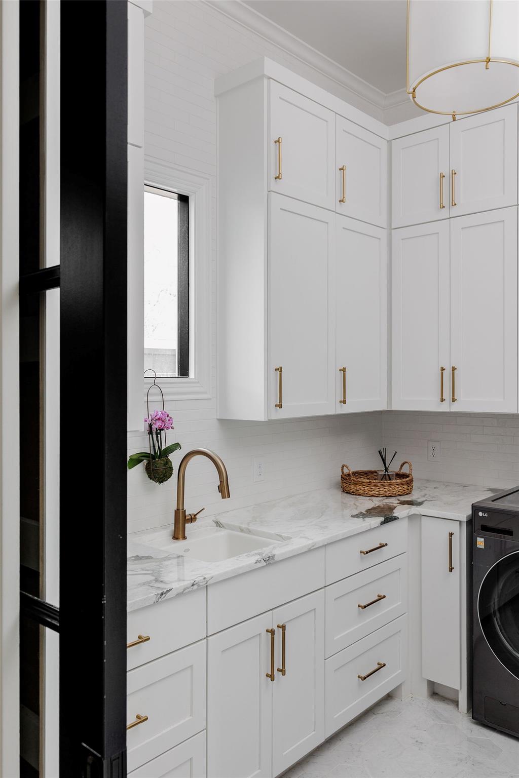 1908 W 36th St, Austin, TX 78731