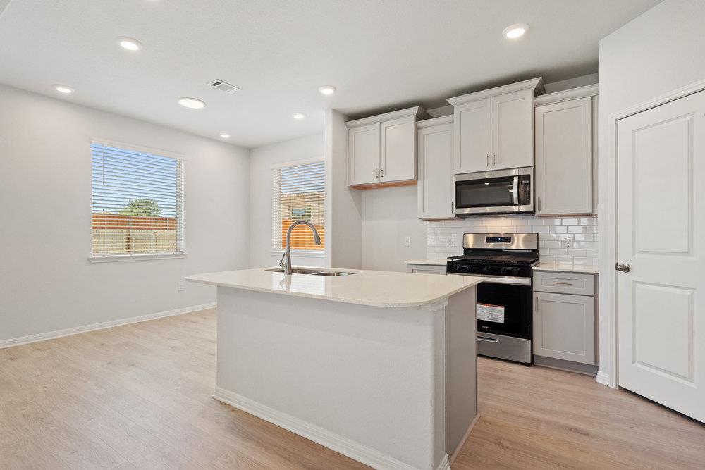 156 White Horses Dr, Kyle, TX 78640