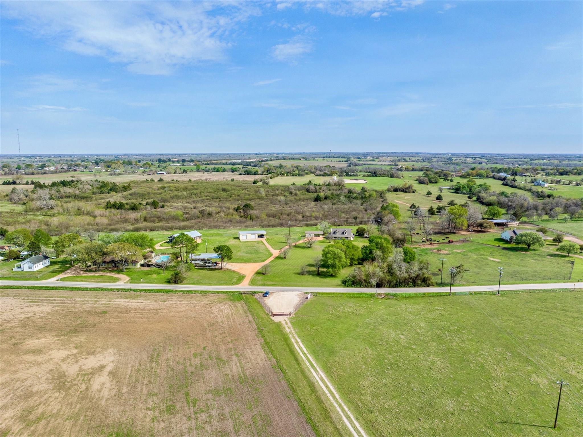 999 Salem Rd, Brenham, TX 77833