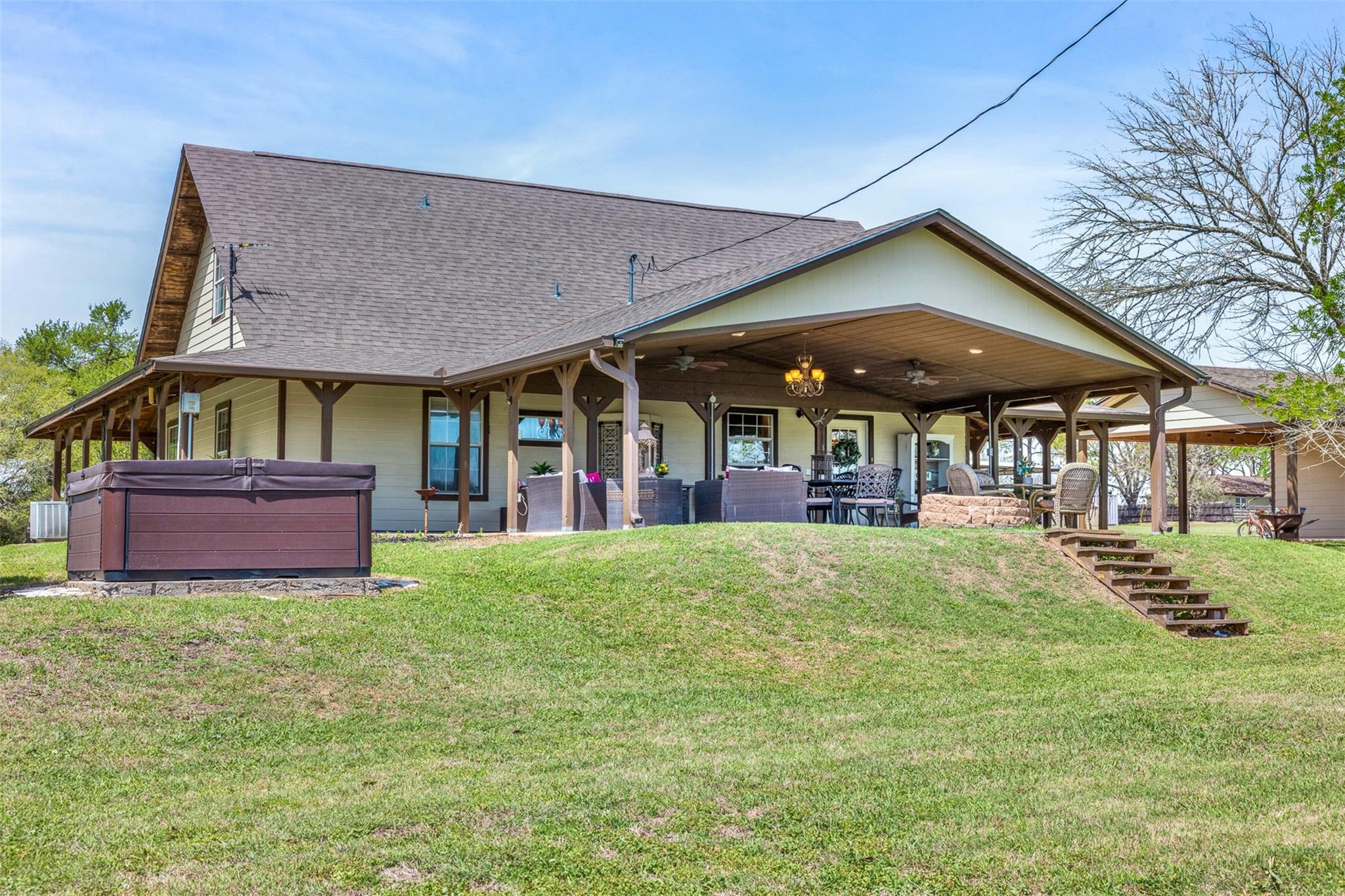 999 Salem Rd, Brenham, TX 77833