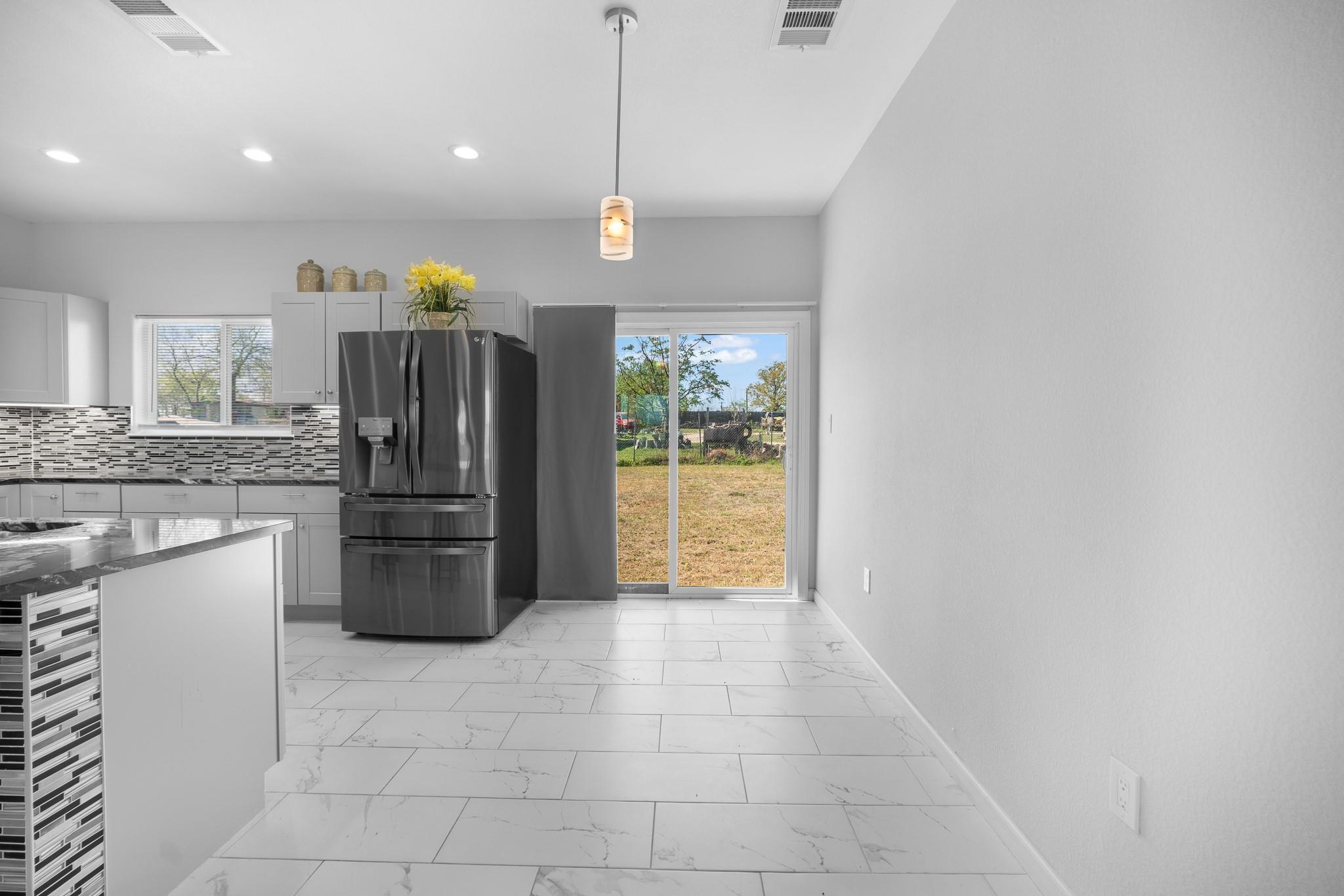 255 Thompson Rd, Dale, TX 78616