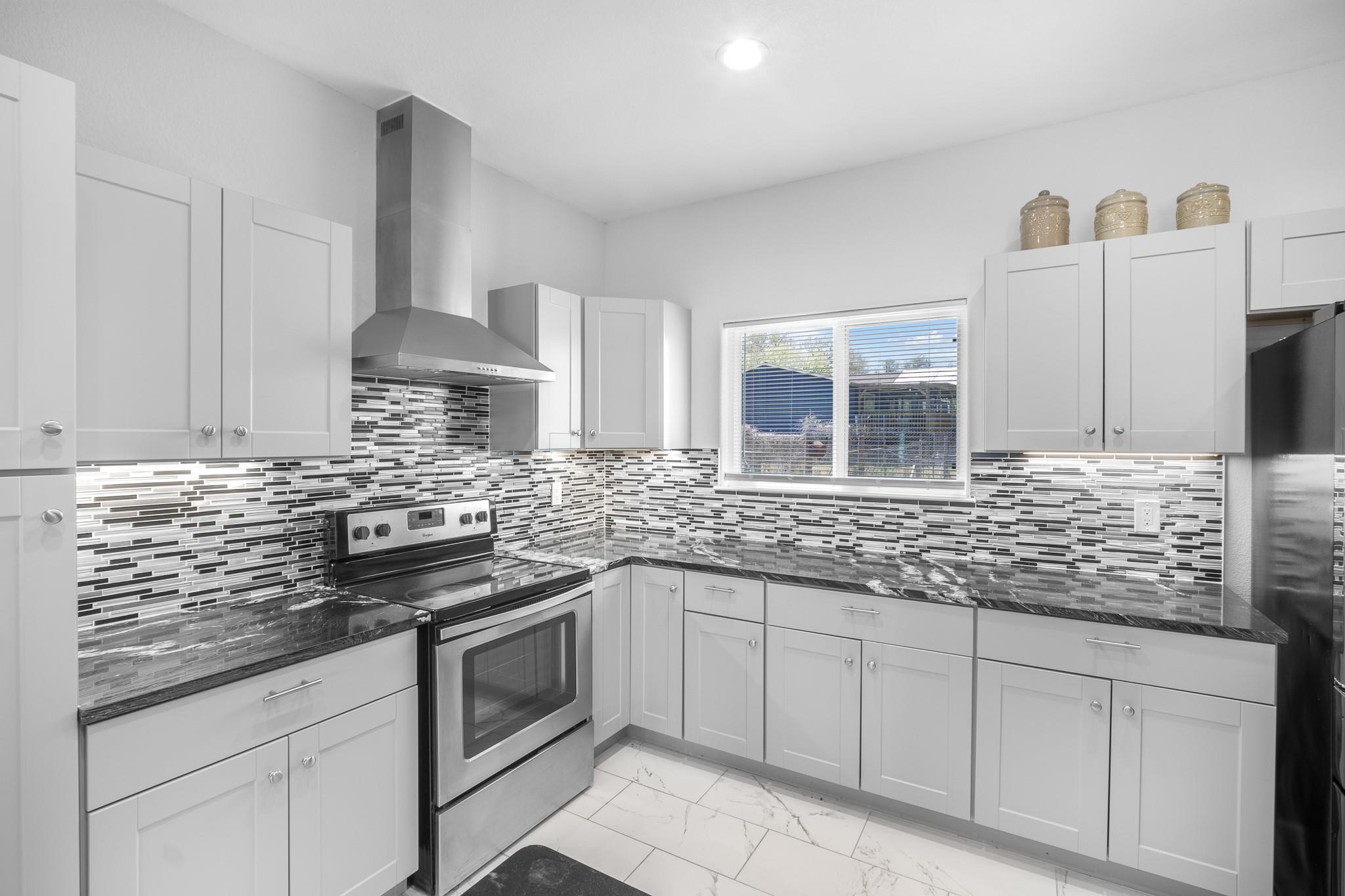 255 Thompson Rd, Dale, TX 78616