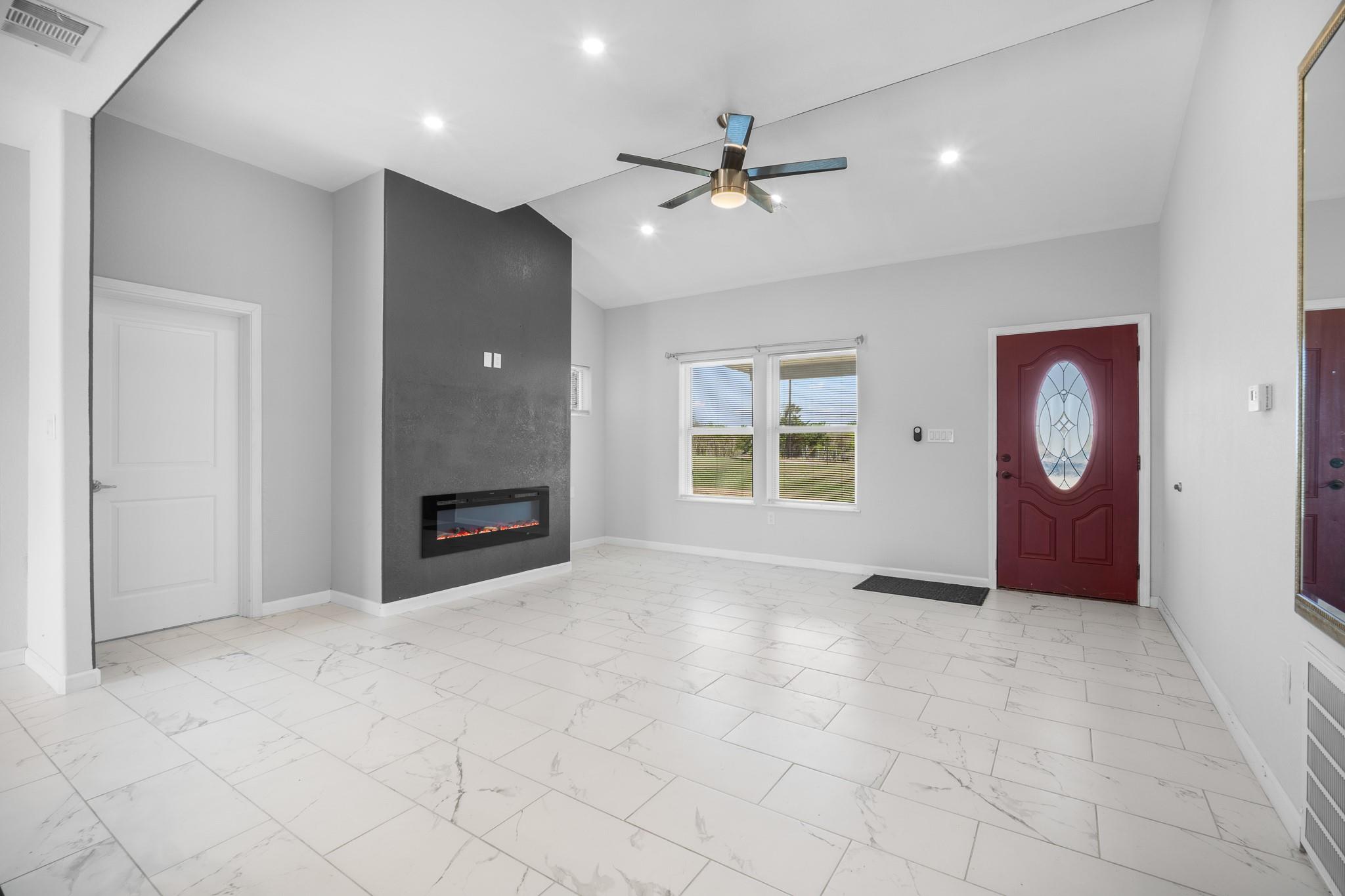 255 Thompson Rd, Dale, TX 78616