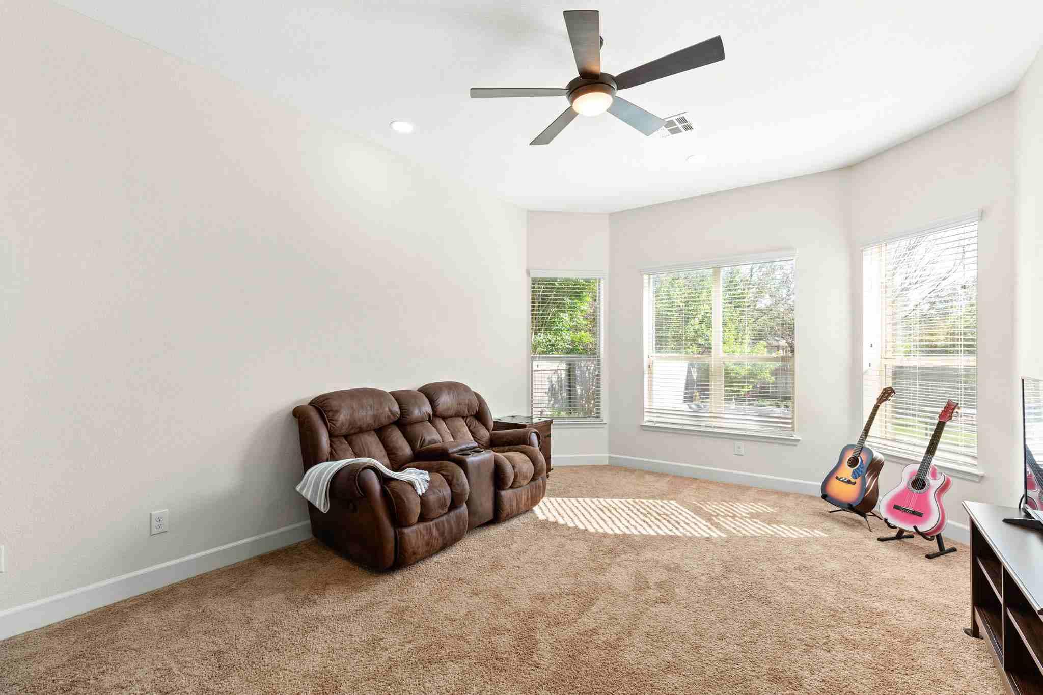 2525 Quick Fort Dr, Leander, TX 78641