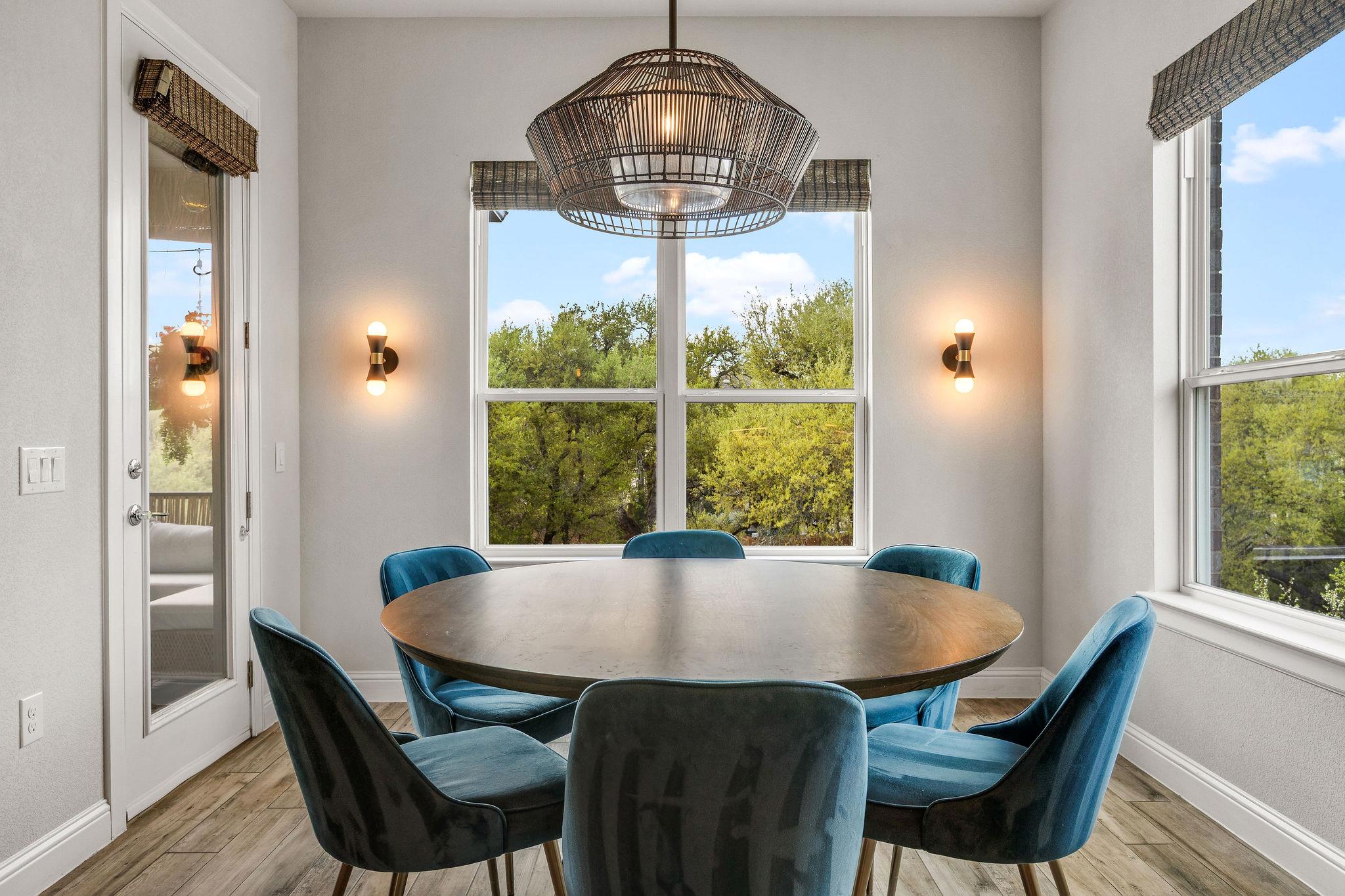 7012 Halesboro Dr, Austin, TX 78736