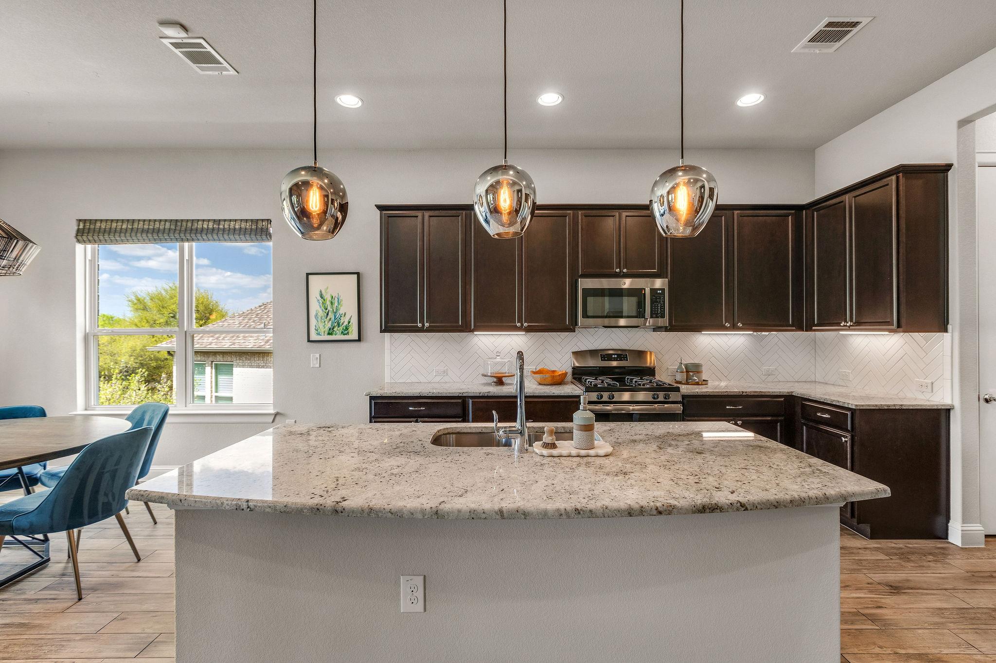 7012 Halesboro Dr, Austin, TX 78736