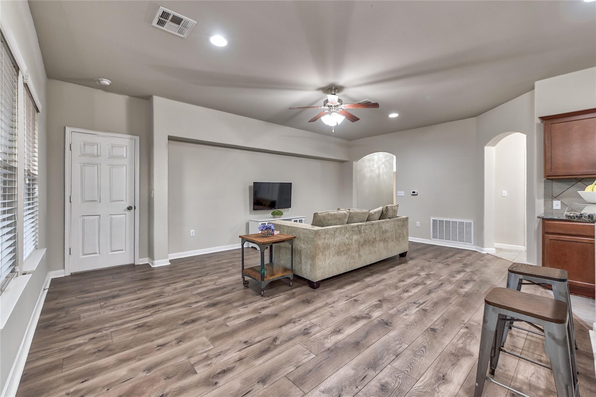 328 Langely, Kyle, TX 78640