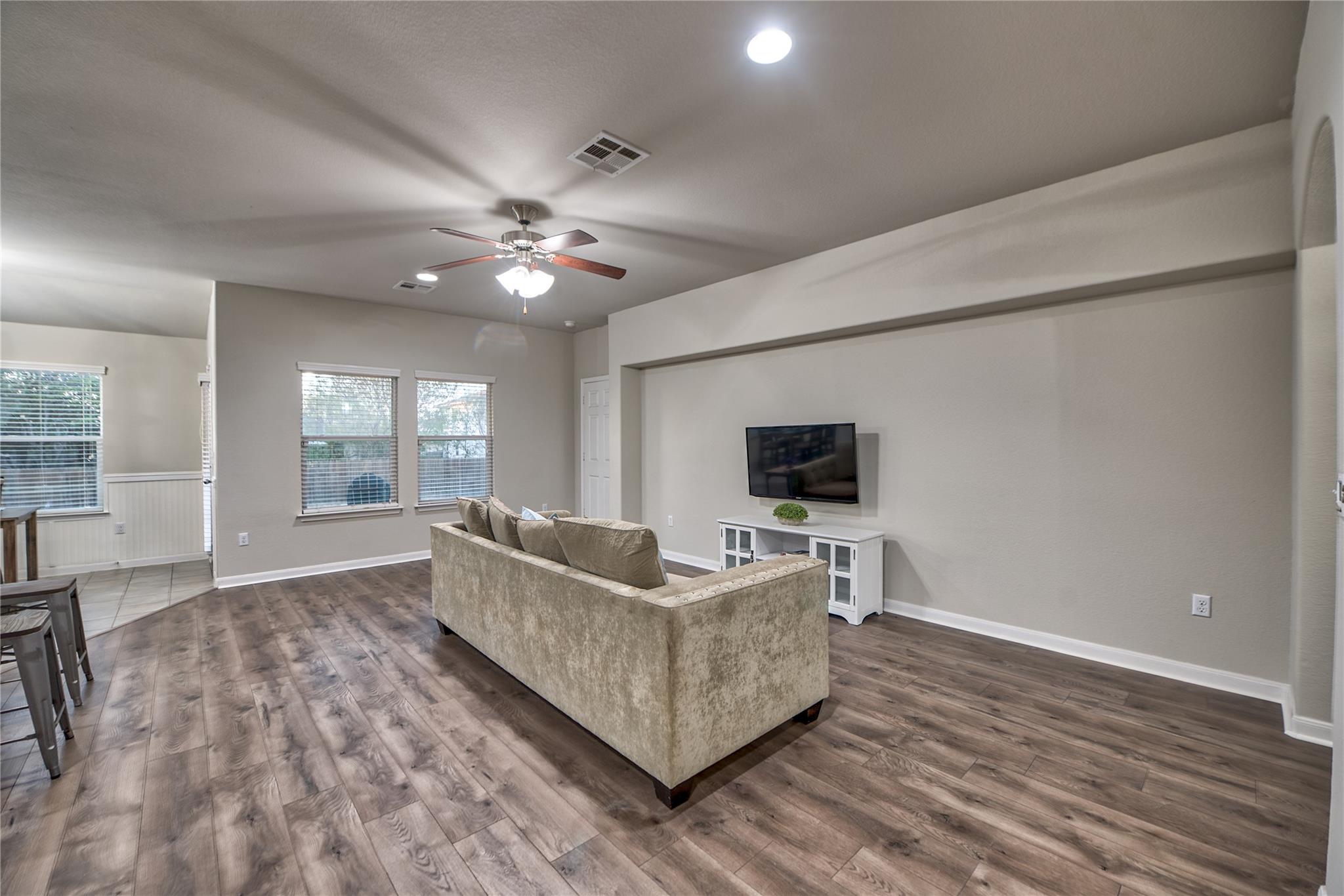 328 Langely, Kyle, TX 78640