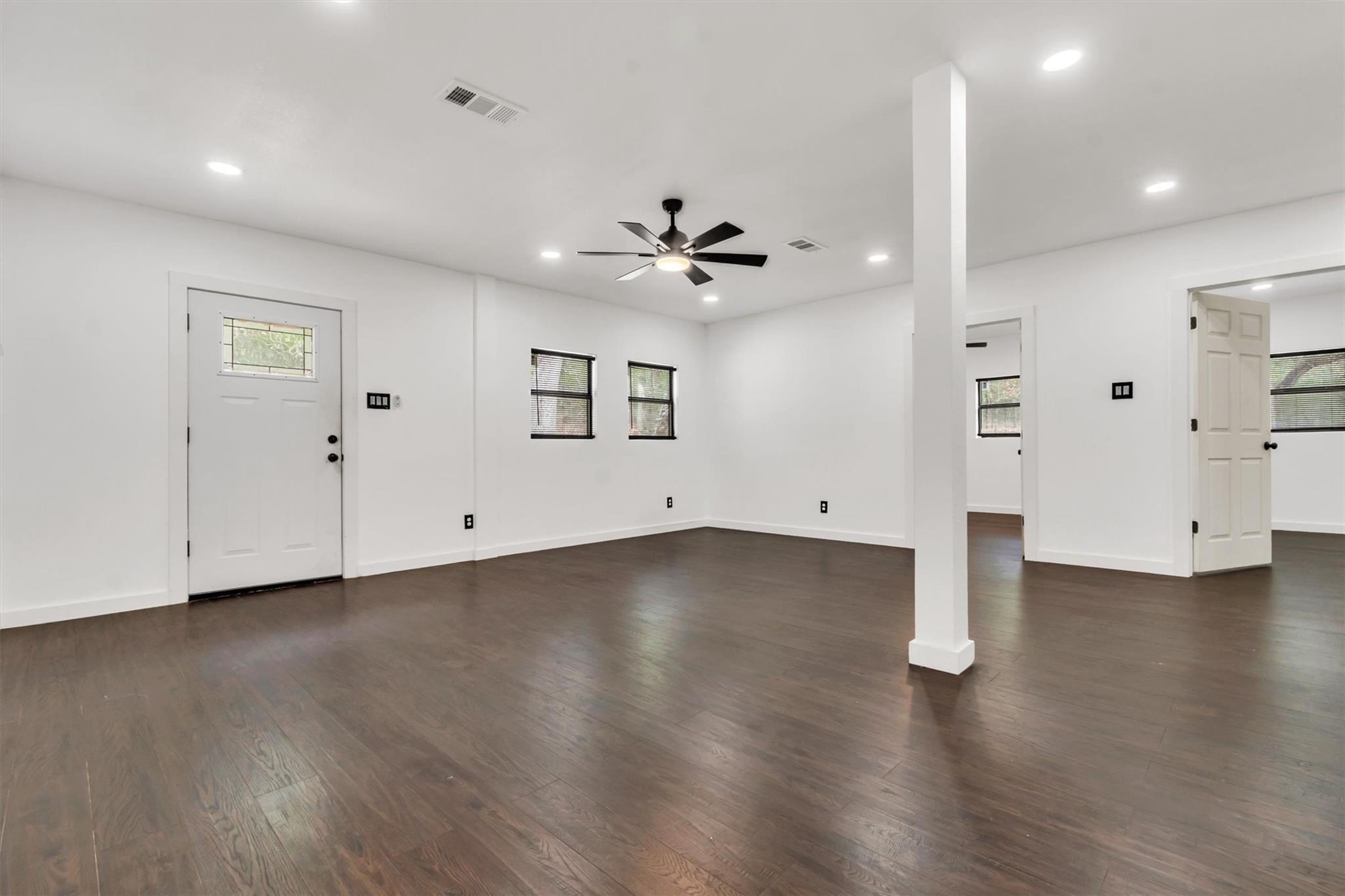 135 Huskey Trl, Paige, TX 78659