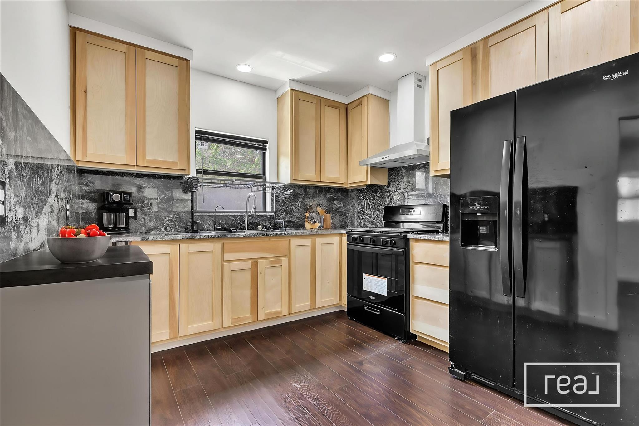 135 Huskey Trl, Paige, TX 78659