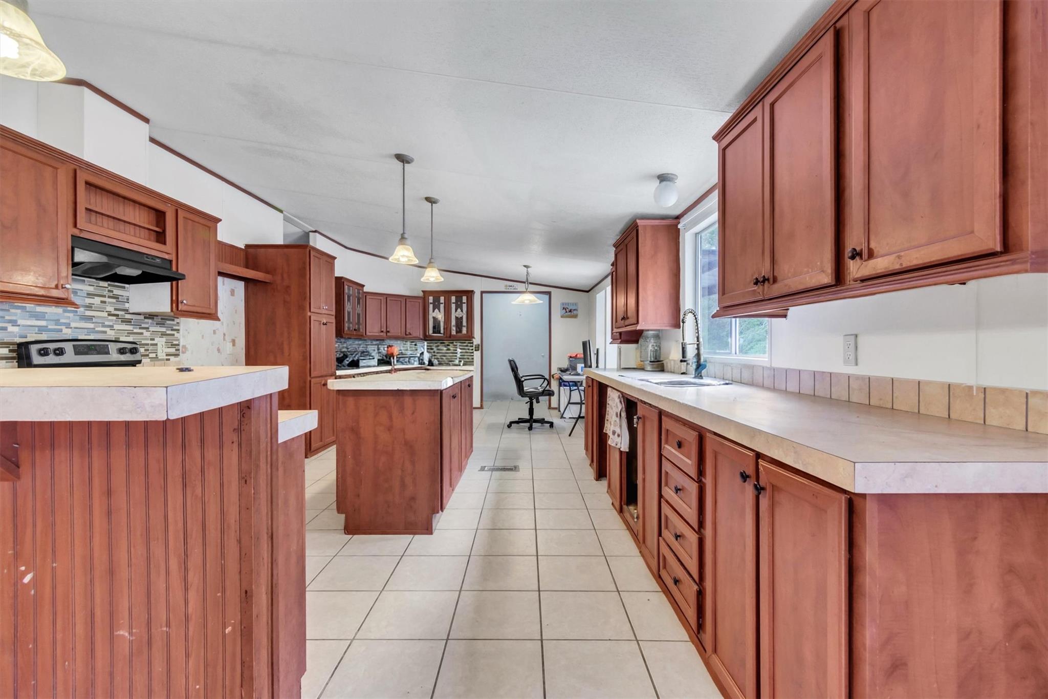 135 Huskey Trl, Paige, TX 78659