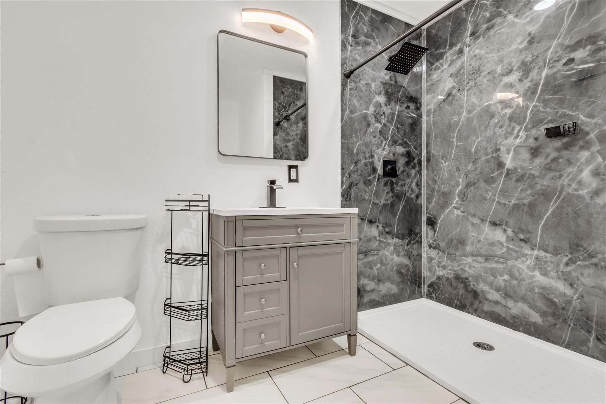 135 Huskey Trl, Paige, TX 78659