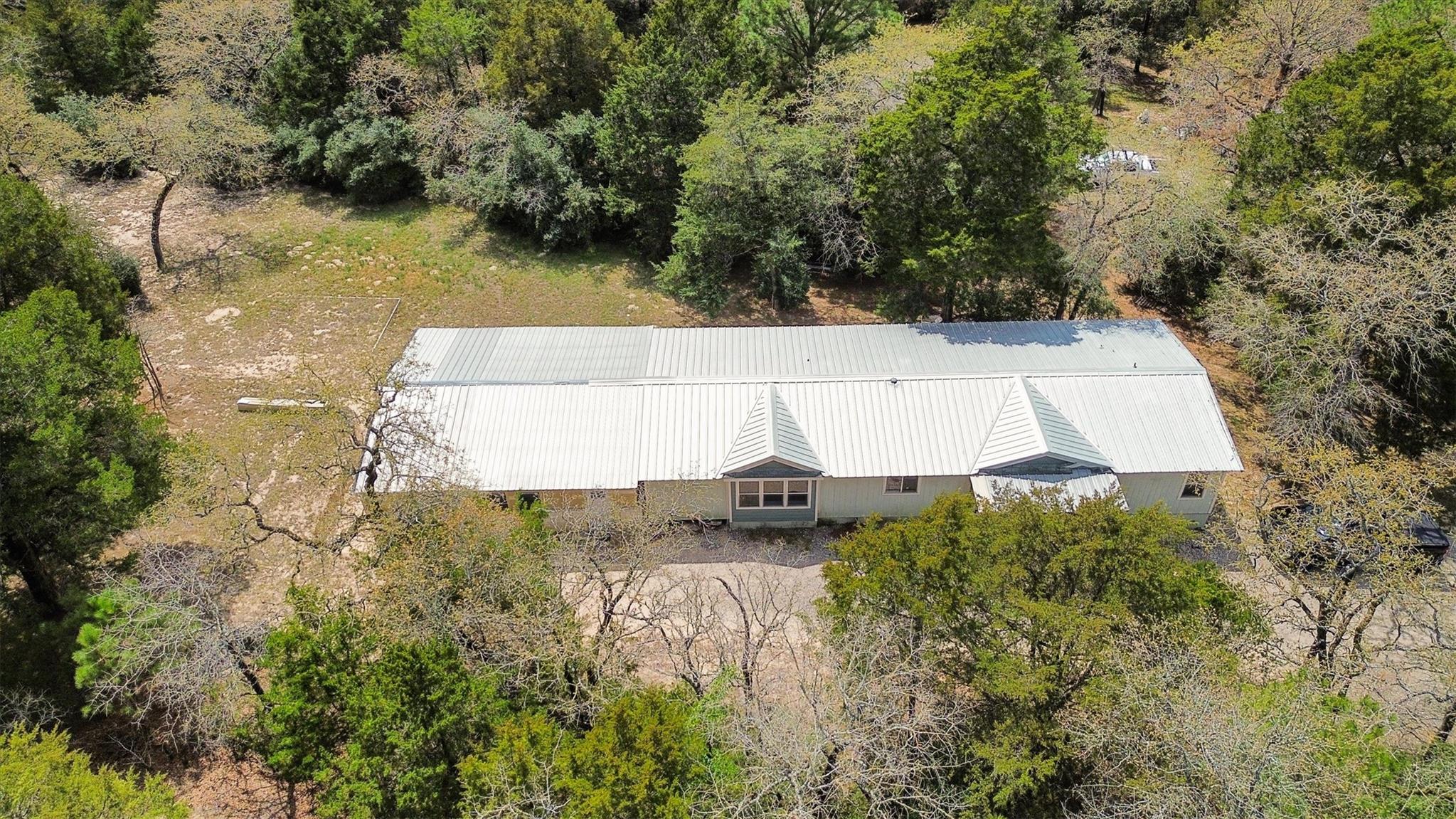 135 Huskey Trl, Paige, TX 78659