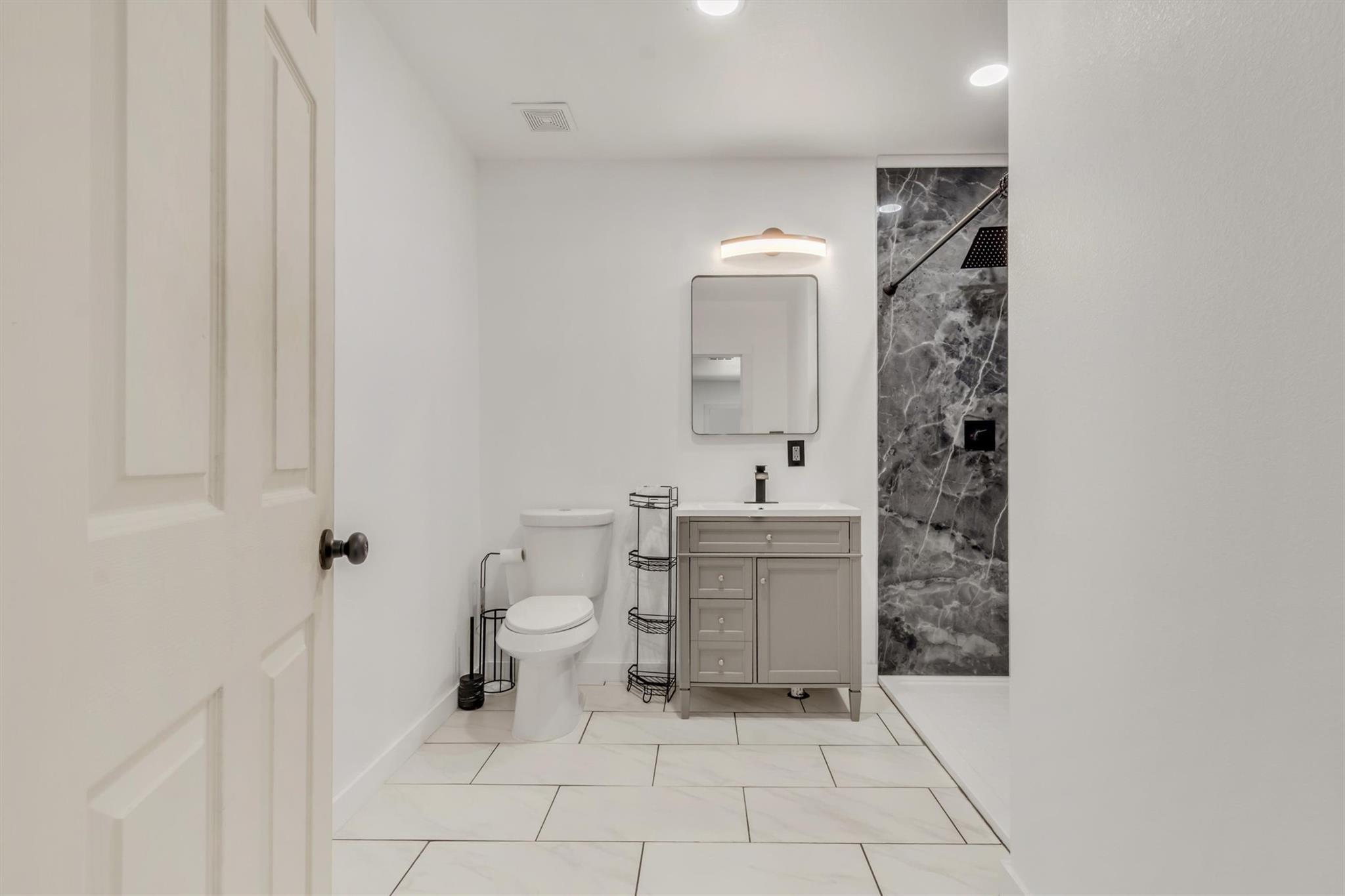 135 Huskey Trl, Paige, TX 78659