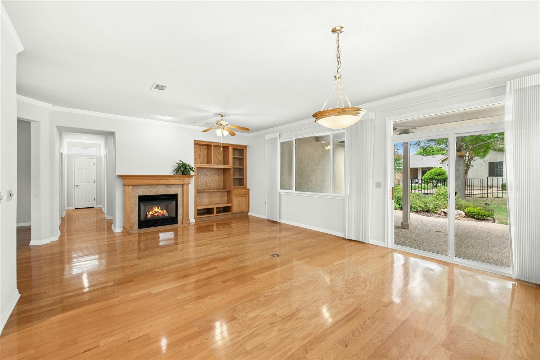 122 Harness Ln, Georgetown, TX 78633