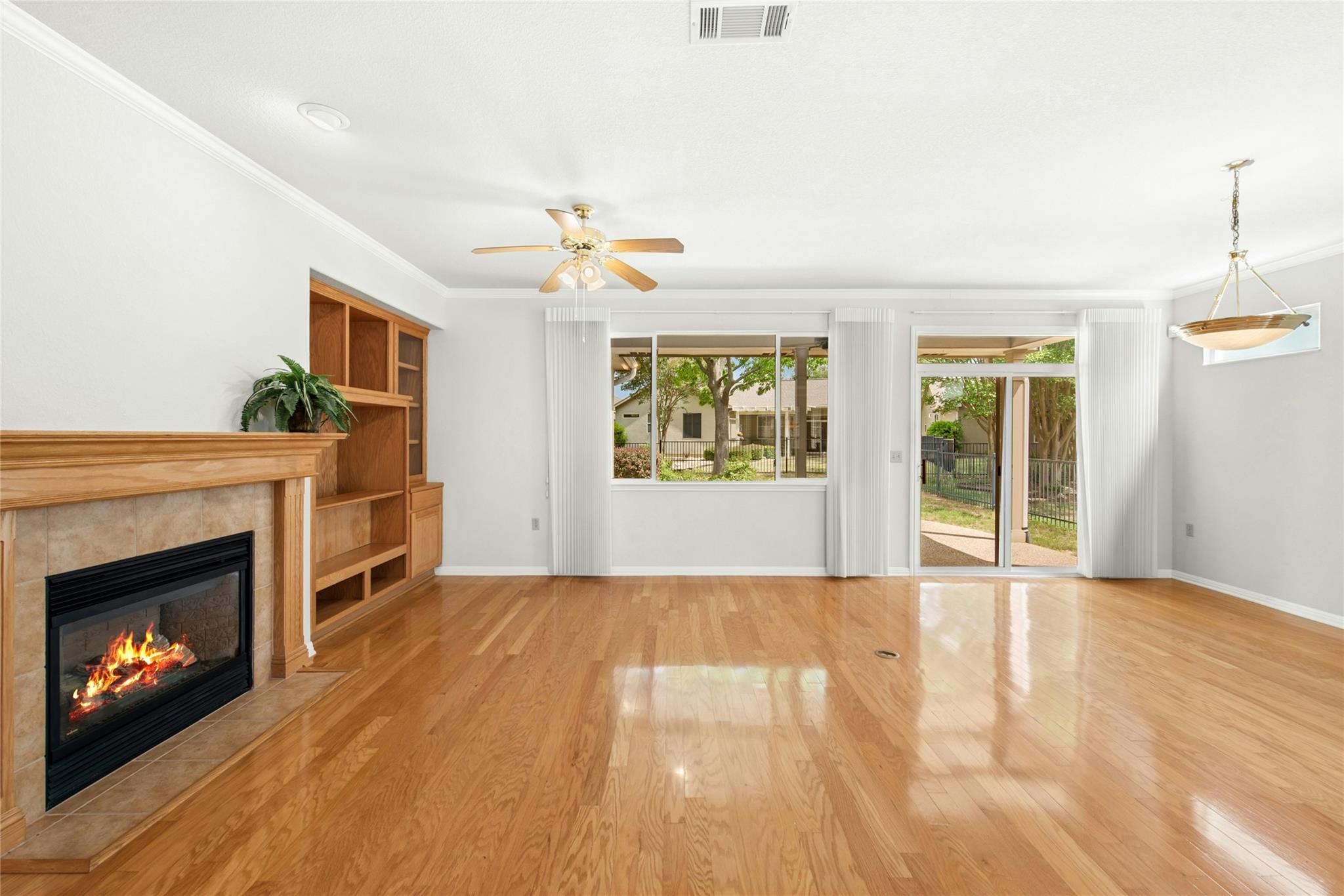 122 Harness Ln, Georgetown, TX 78633