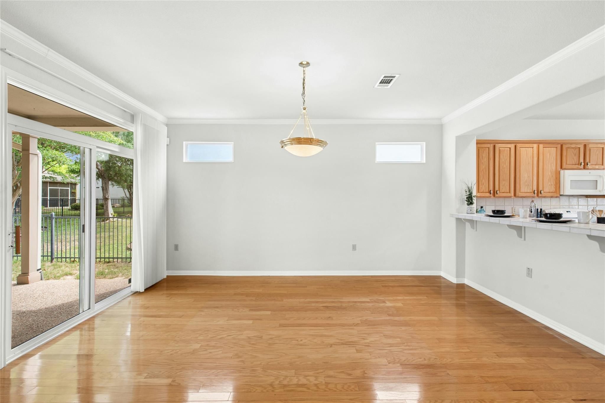 122 Harness Ln, Georgetown, TX 78633