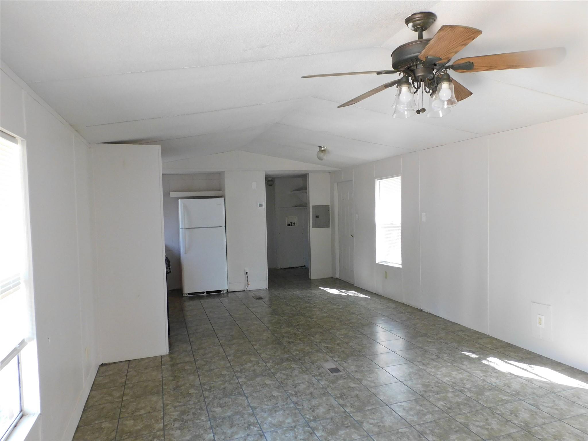 136 Bullfrog Holler Rd, Dale, TX 78616