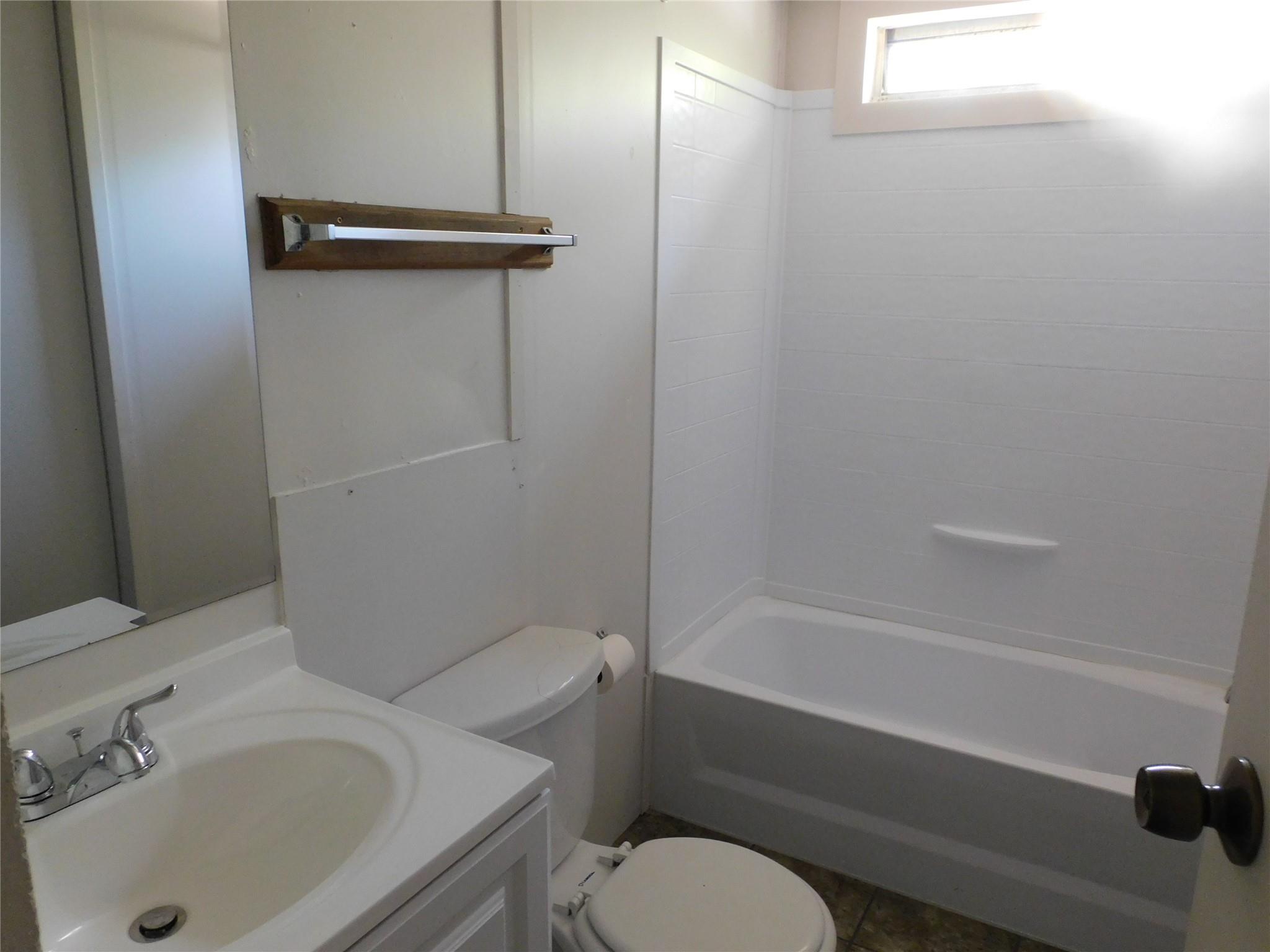 136 Bullfrog Holler Rd, Dale, TX 78616