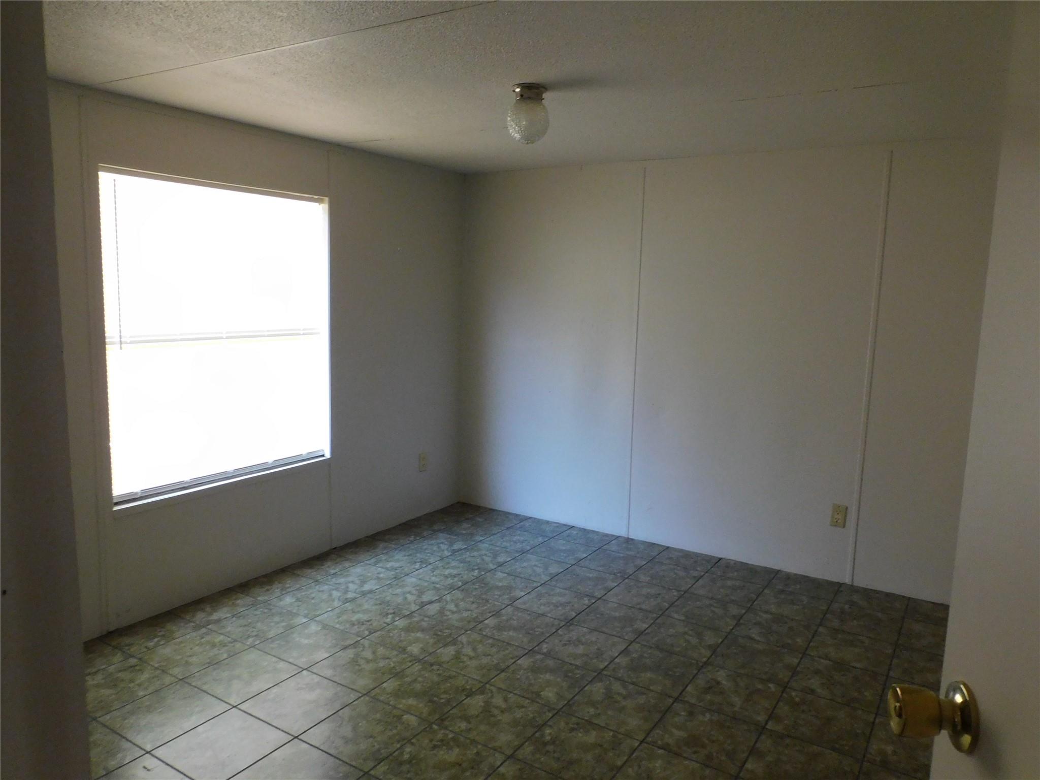 136 Bullfrog Holler Rd, Dale, TX 78616