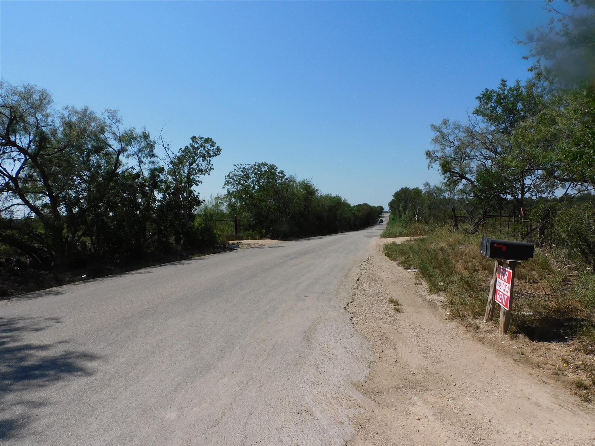 136 Bullfrog Holler Rd, Dale, TX 78616