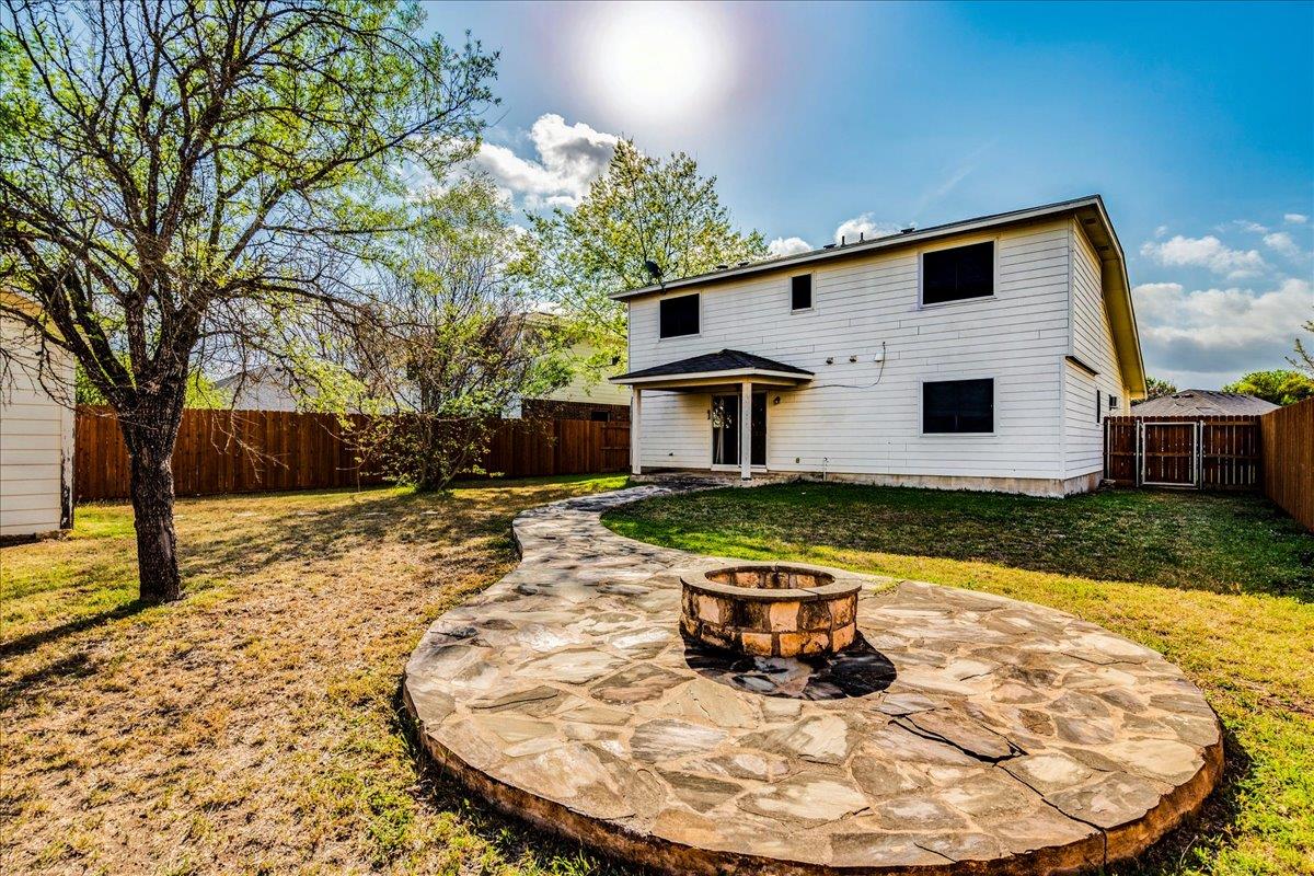 267 Carolyns Way, Buda, TX 78610